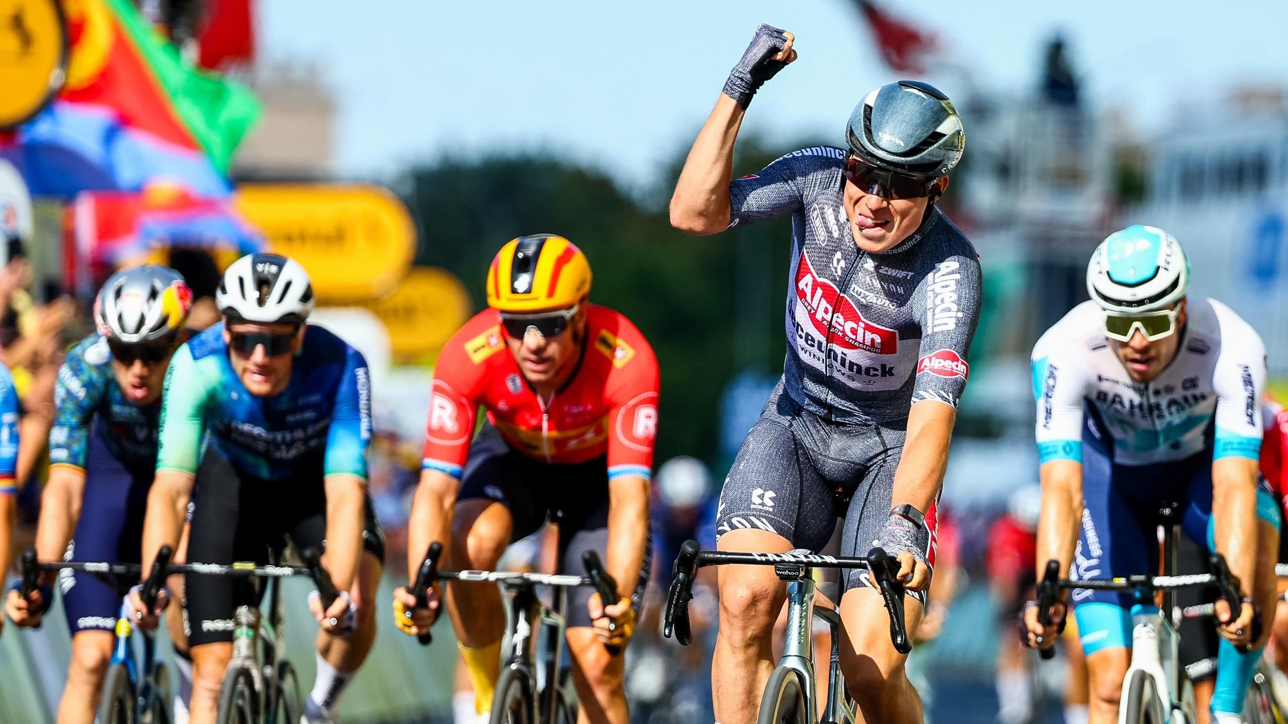 Tour de France 2024 – Tappa 16: Jasper Philipsen vince la gara e realizza il triplo passaggio