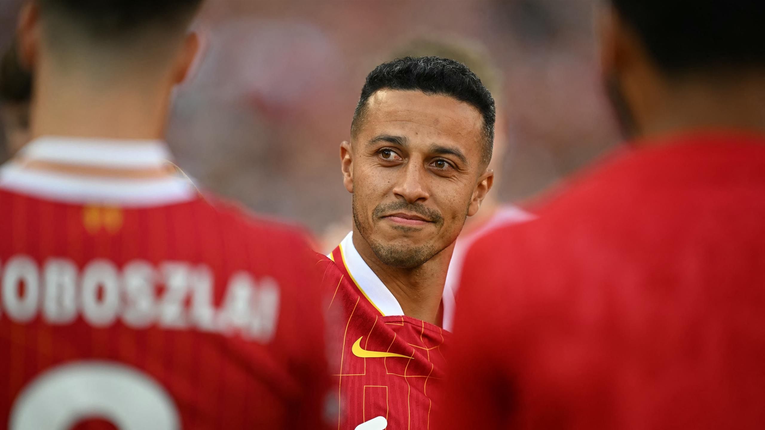 A 33 évesen visszavonuló zseni, Thiago a Barcelona edzői stábjának ideiglenes tagja lett