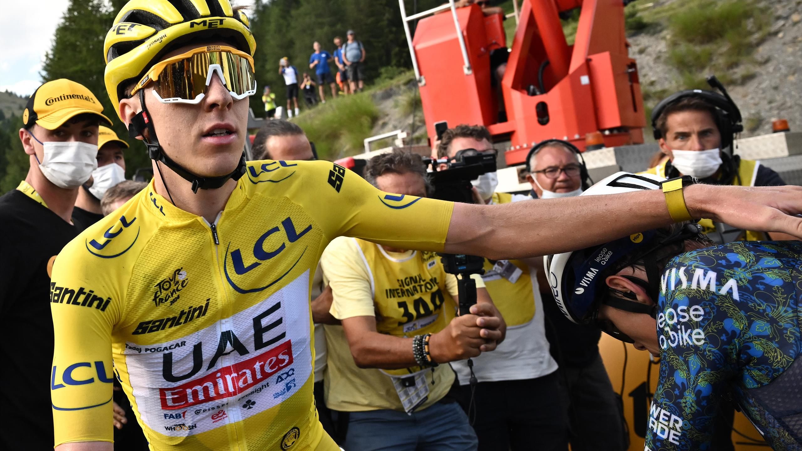 Tour: Pogačar megdicsérte Vingegaard-t, Bardet sírva búcsúzott – nyilatkozatok