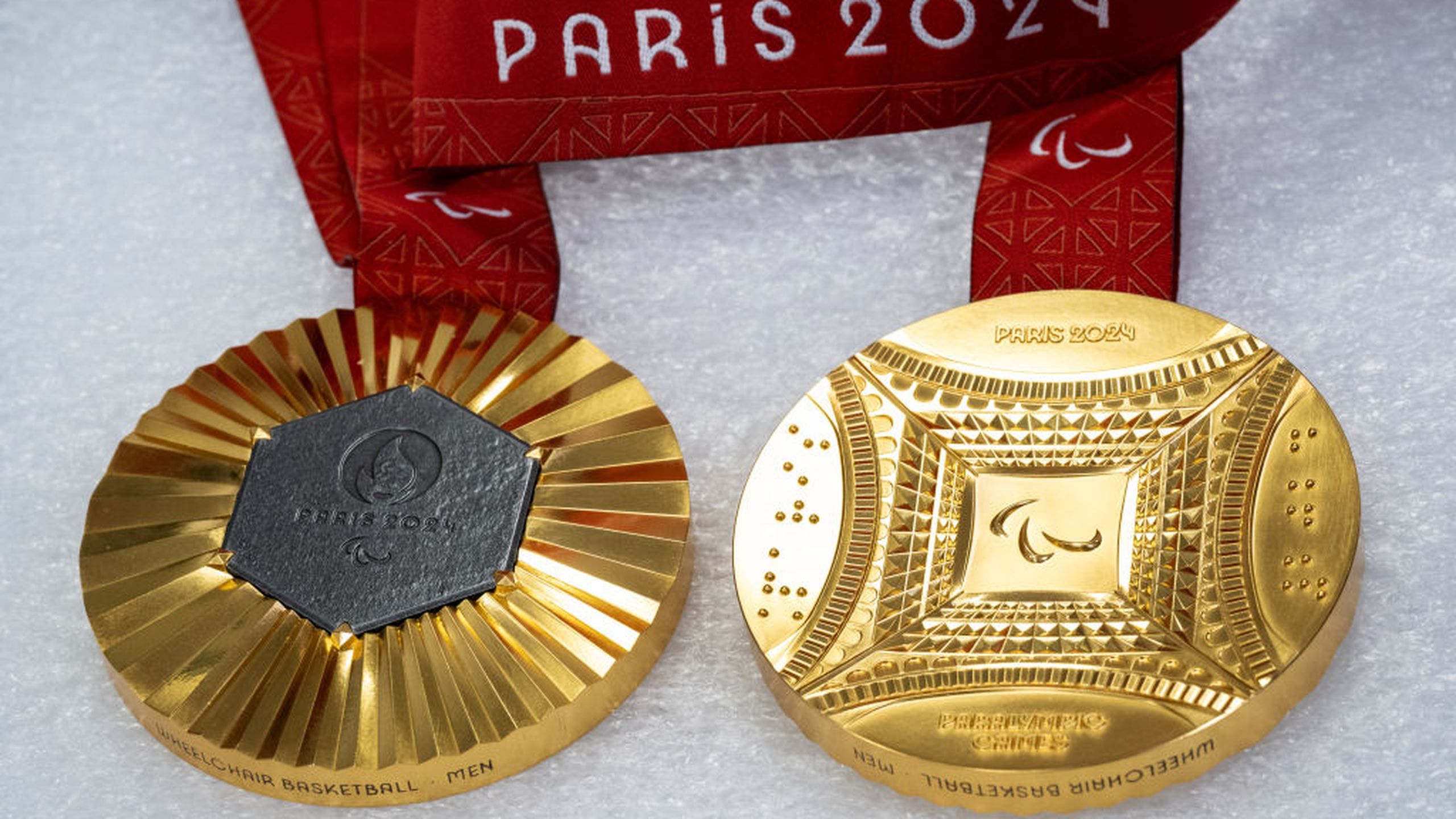 Le medaglie d'oro delle Olimpiadi di Parigi 2024 sono in oro? Quanto ...