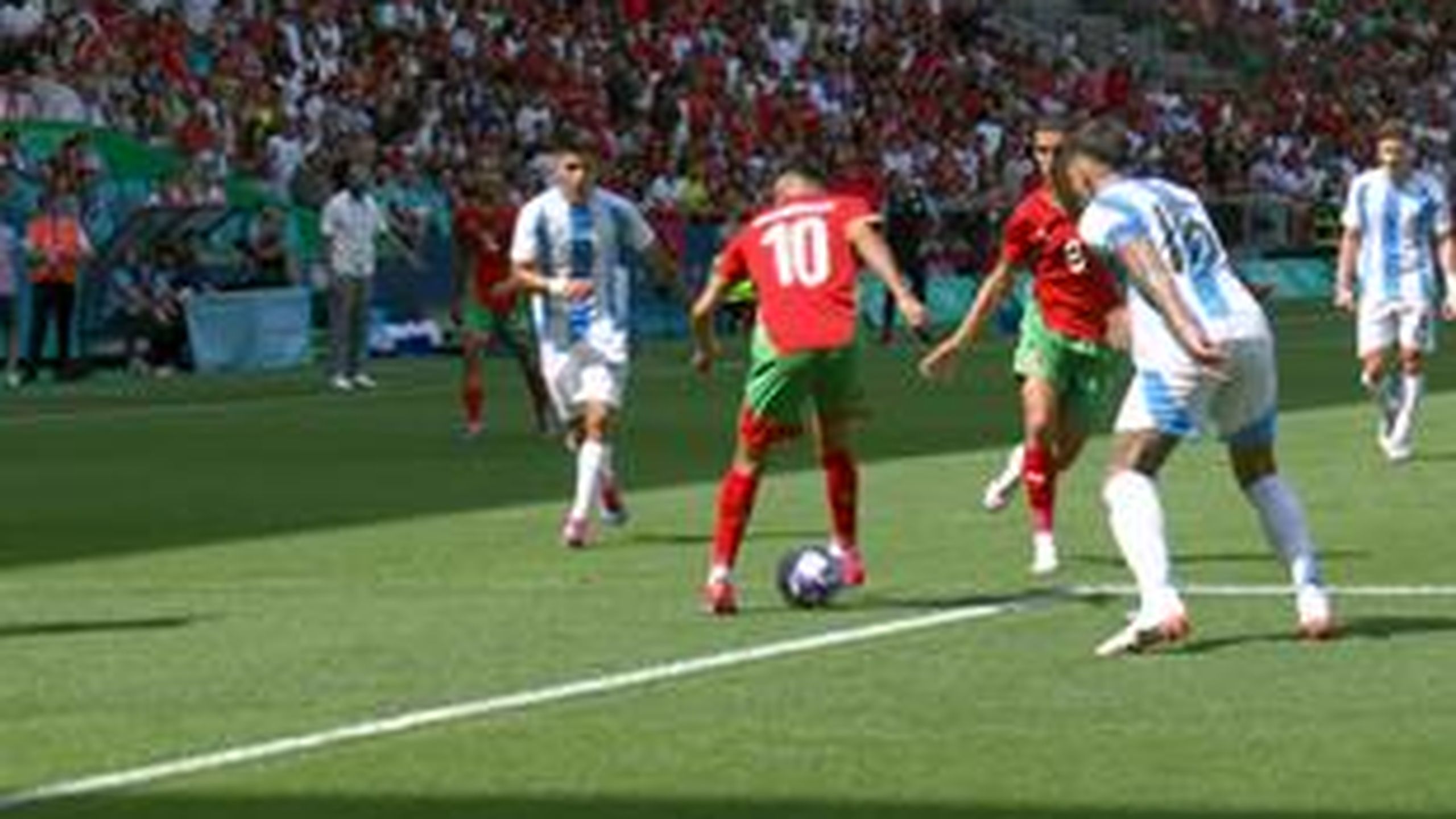 Calcio - Akkomach inventa col tacco, Rahimi sottomisura segna una rete ...
