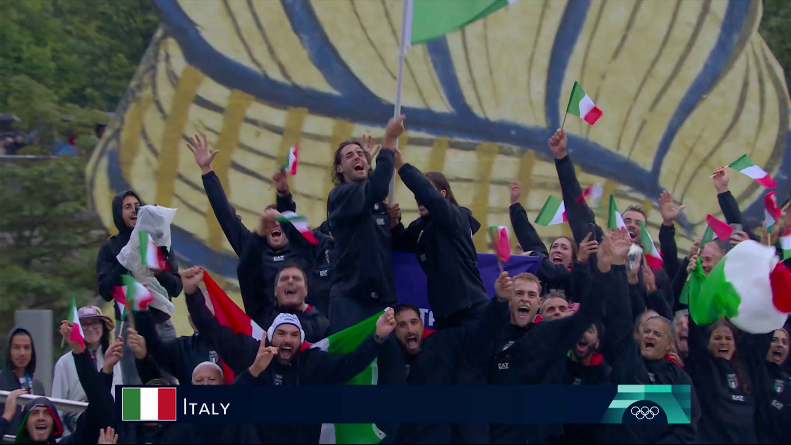 Italia, la sfilata nella cerimonia inaugurale sulla Senna Tamberi