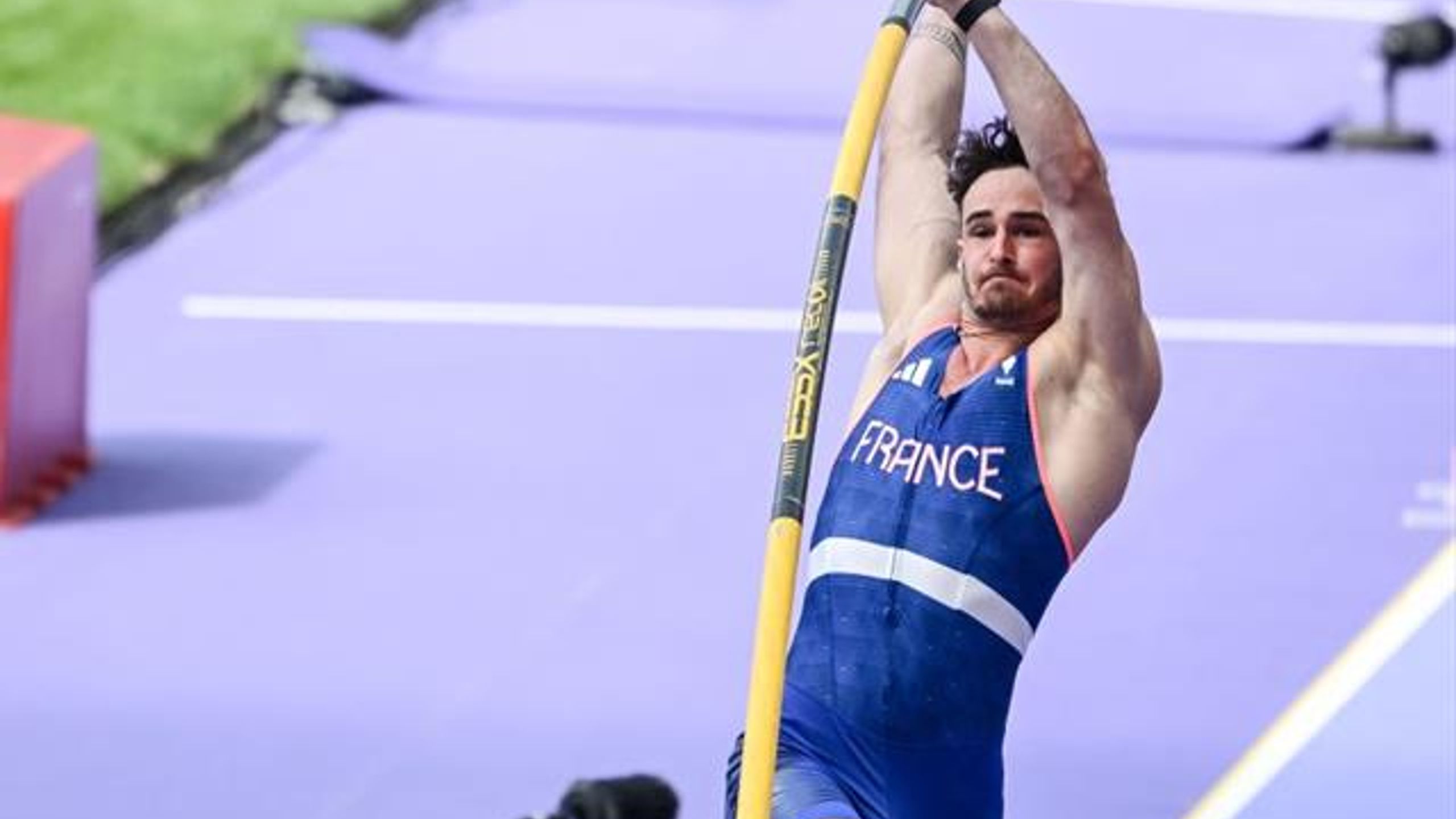 Paris 2024 | Franse polsstokhoogspringer komt niet door kwalificatie ...