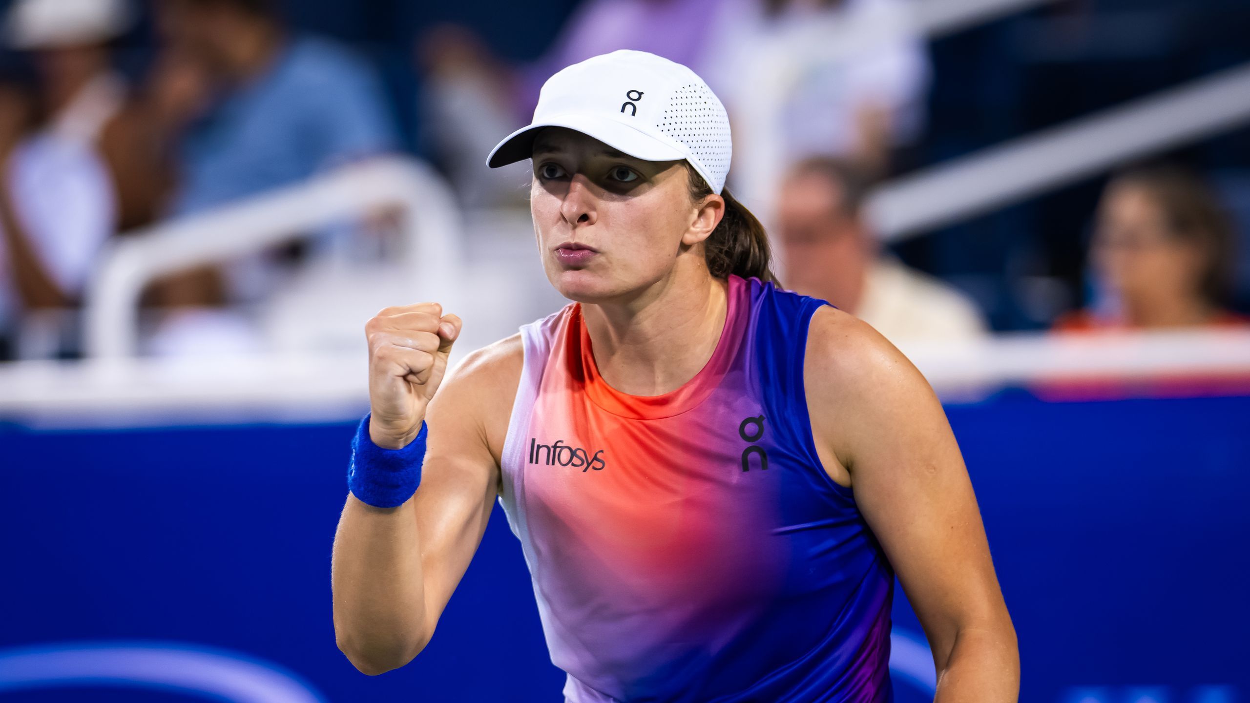 Iga Swiatek survives scare in Cincinnati opener, Daniil Medvedev suffers shock second-round exit to Jiri Lehecka – Eurosport