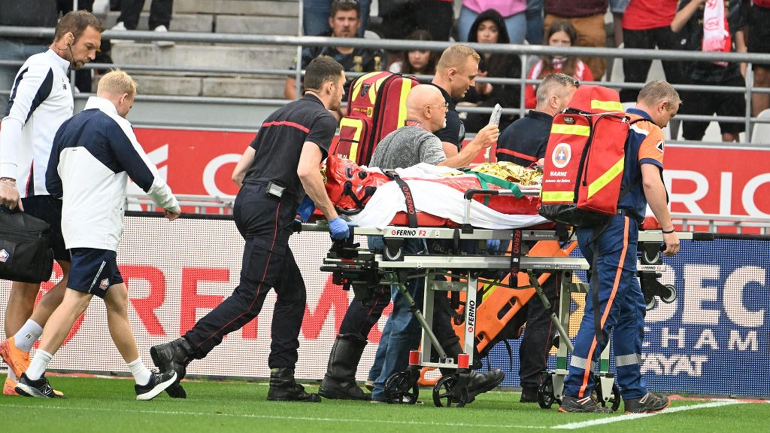 Bejelentkezett a kórházból a Lille súlyos fejsérülést szenvedett játékosa
