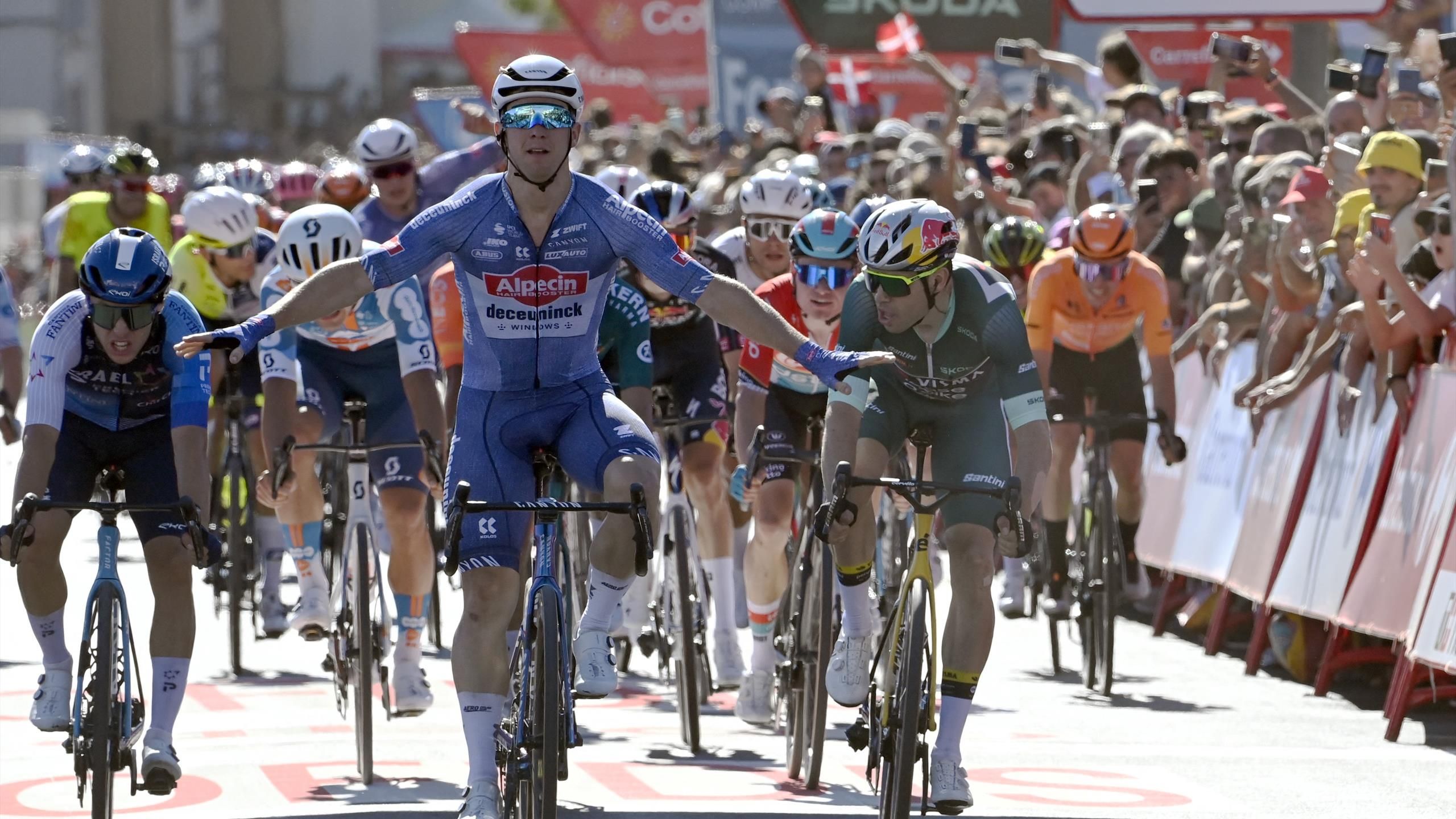 Vuelta a Espana 2024 Stage 2 highlights Kaden Groves improvises to