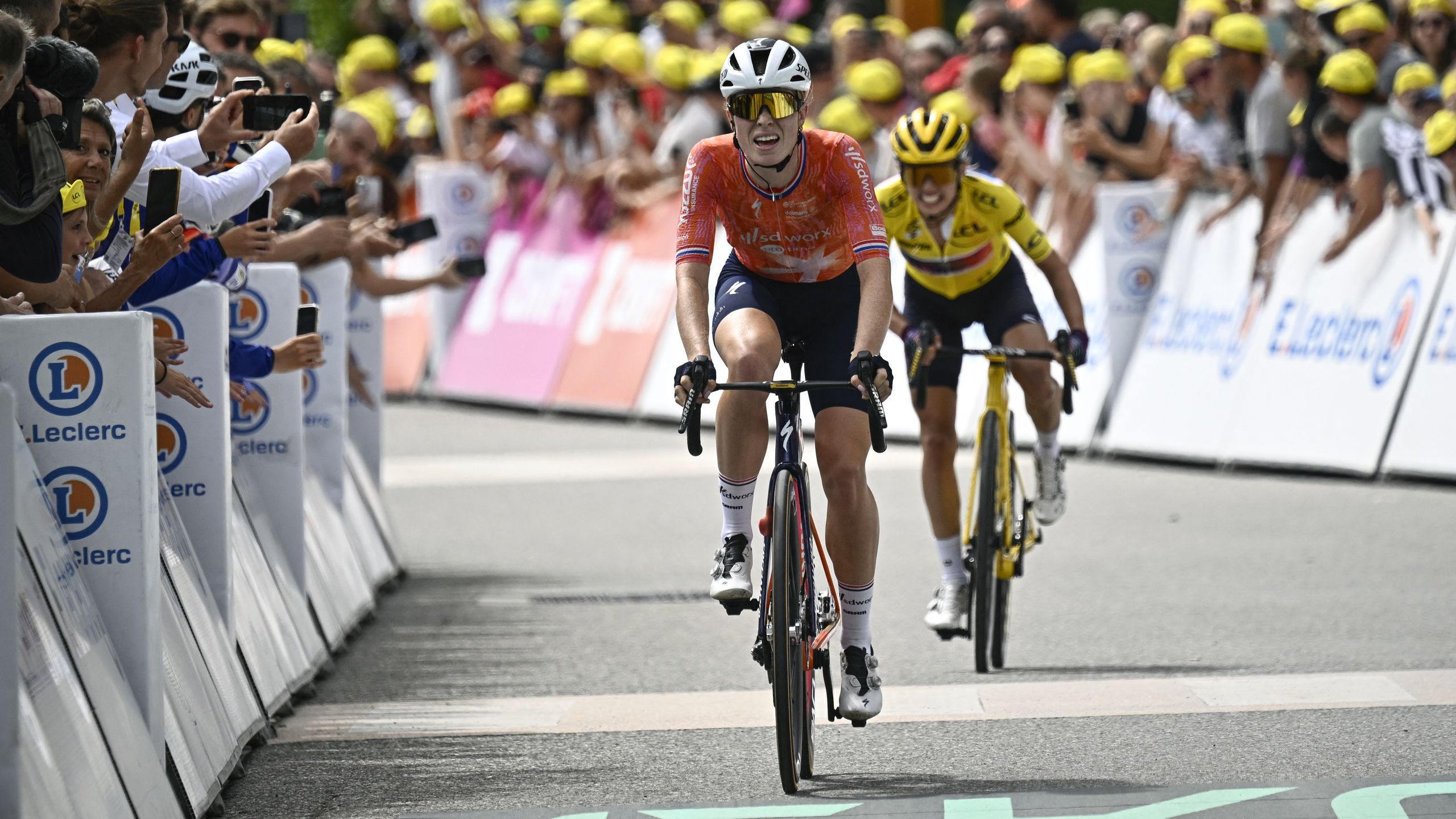 Comment regarder et diffuser en direct la huitième étape du Tour de France féminin 2024 alors que Kasia Niyadoma et Demi Vollering s’affrontent