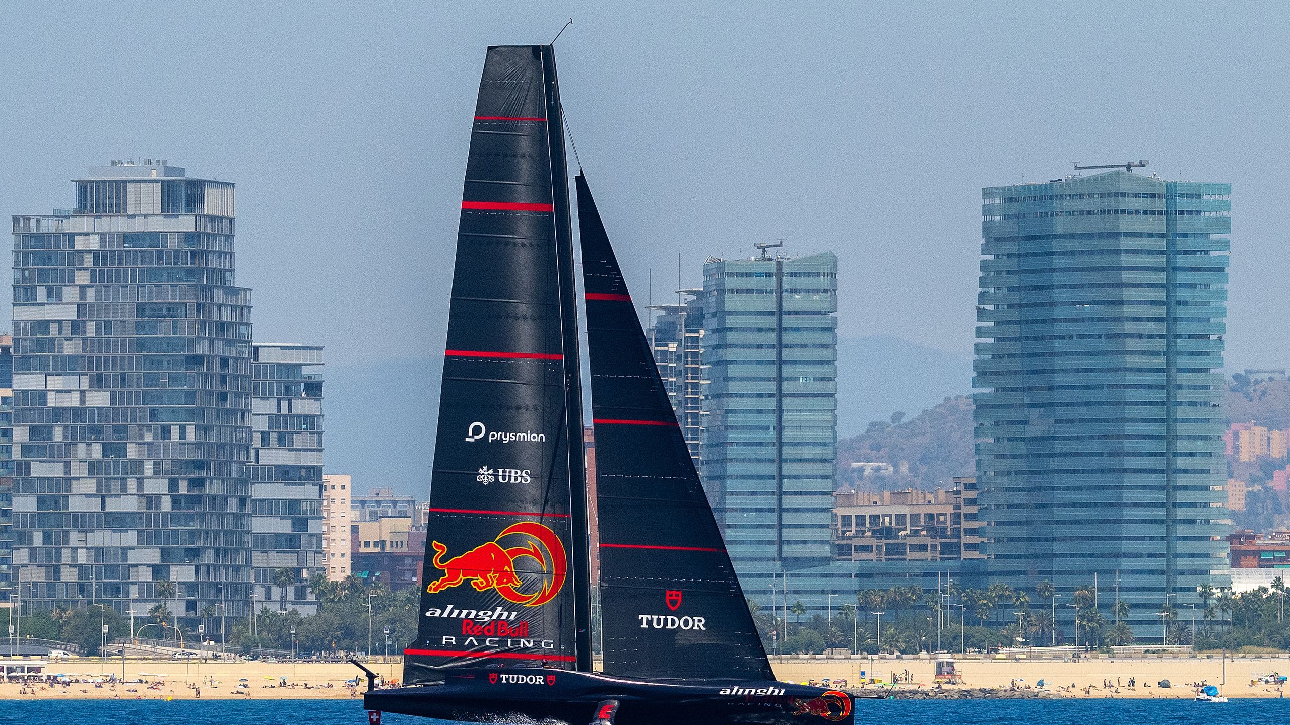 Louis Vuitton Cup Alinghi Red Bull Racing and Luna Rossa beat the