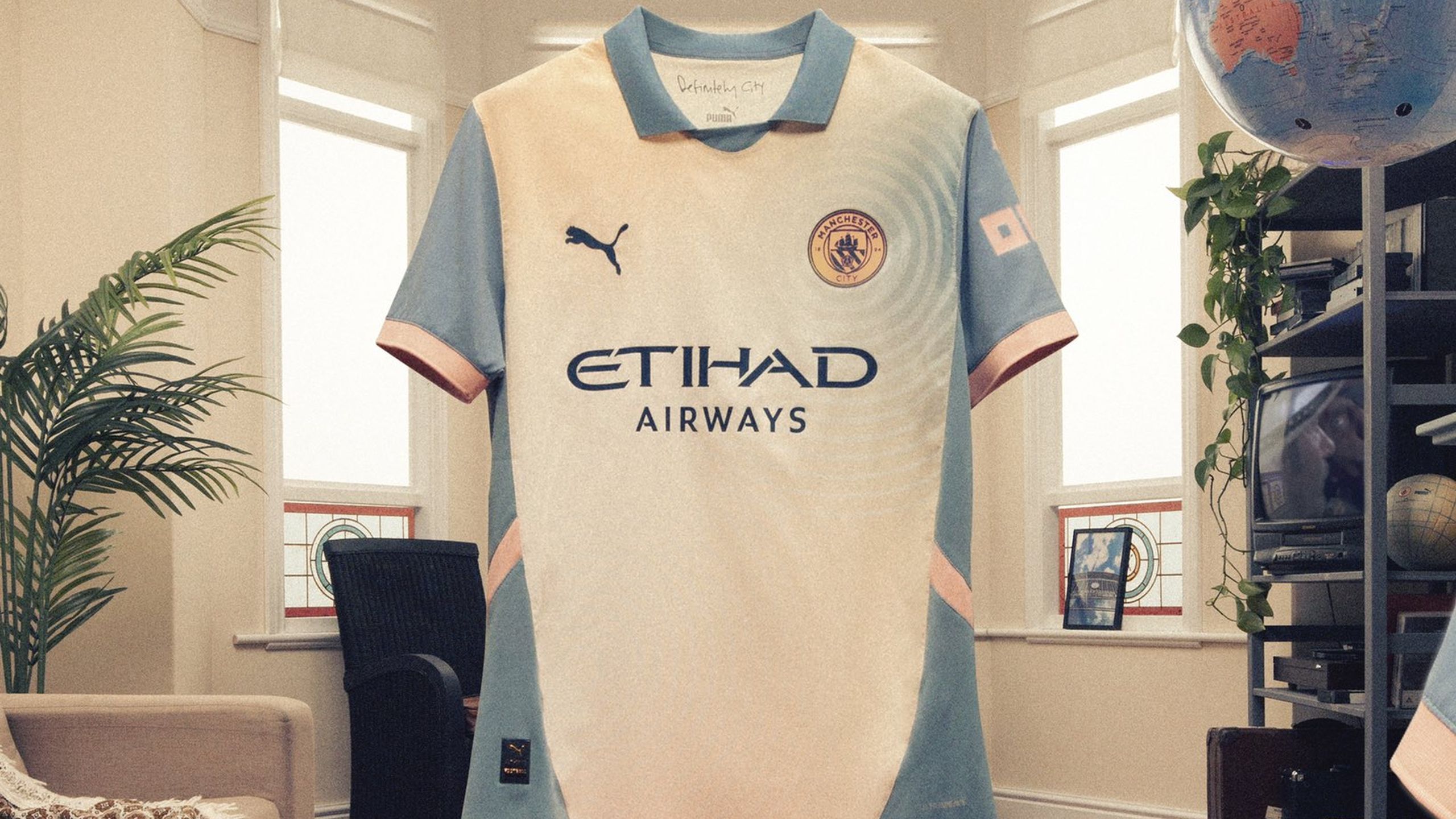 Manchester City Inter debutta il Definitely City kit