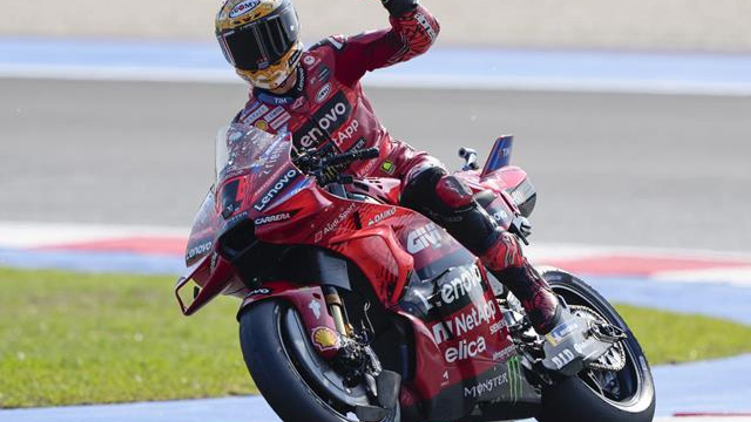 MotoGP Indonesia 2024, sprint race: Bagnaia vince davanti a Bastianini ...