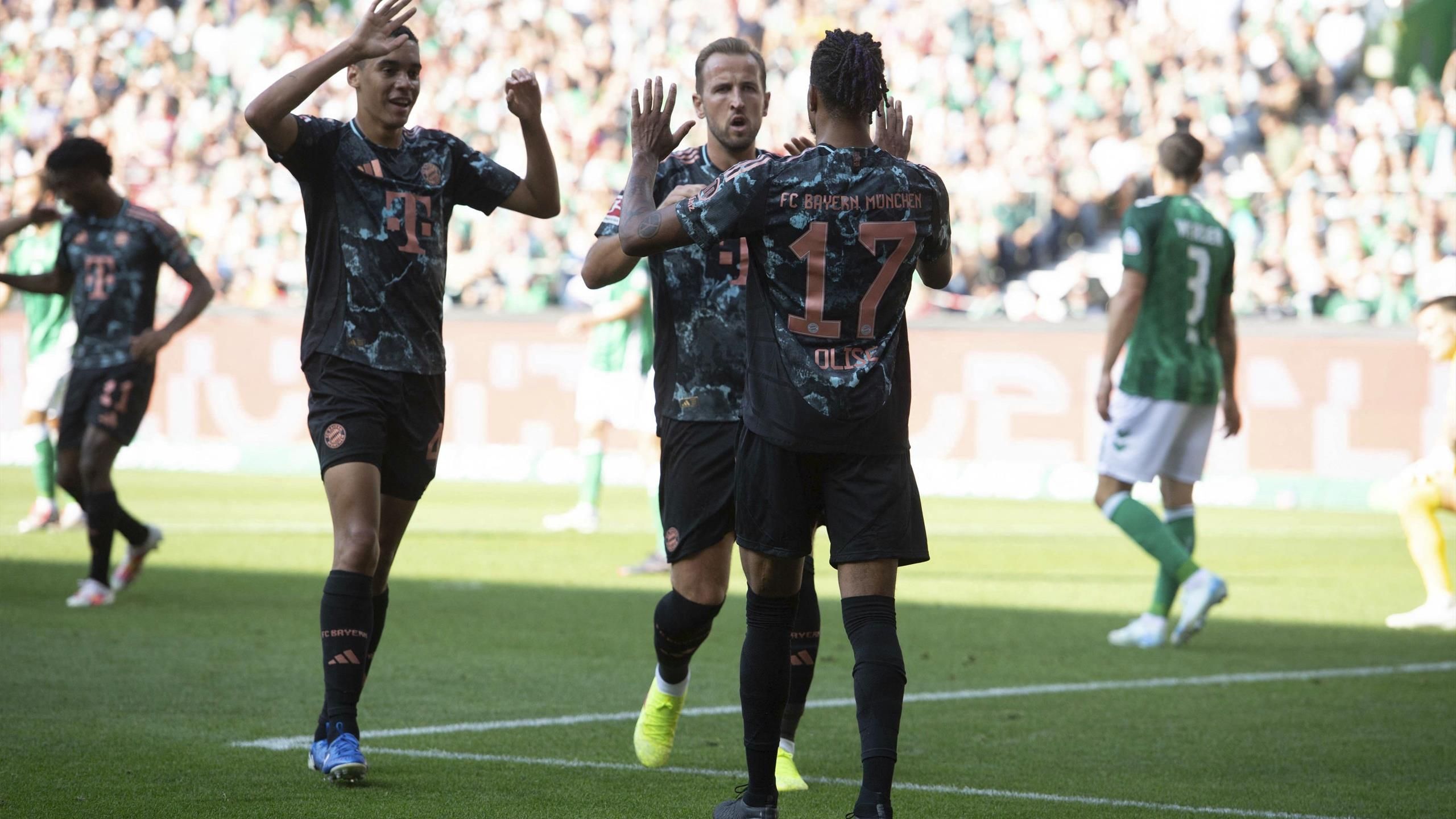 Kane, Musiala és Olise repíti az eddig hibátlan Bayernt, a pályán és azon kívül is üzen a csapat
