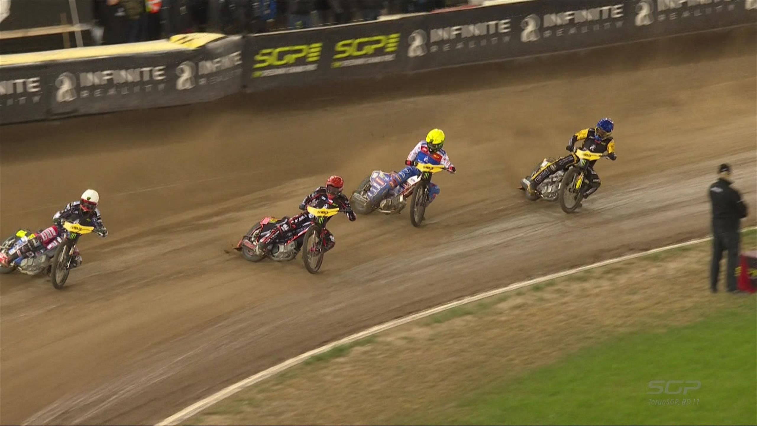 ‘Fabulous speedway’ Dan Bewley cuts through field to win Heat 3 of