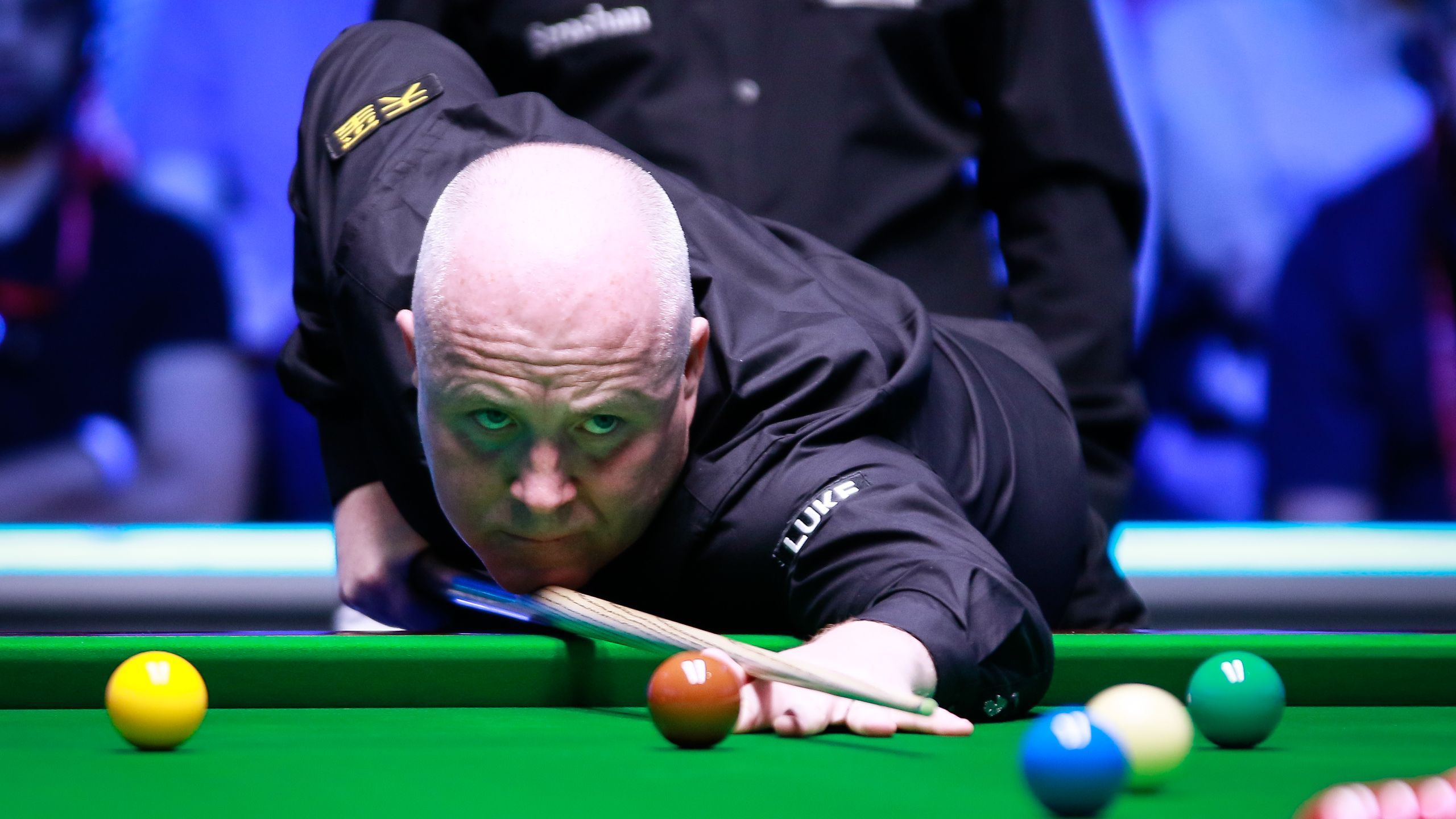 British Open 2024 John Higgins schlägt Oliver Lines deutlich und steht