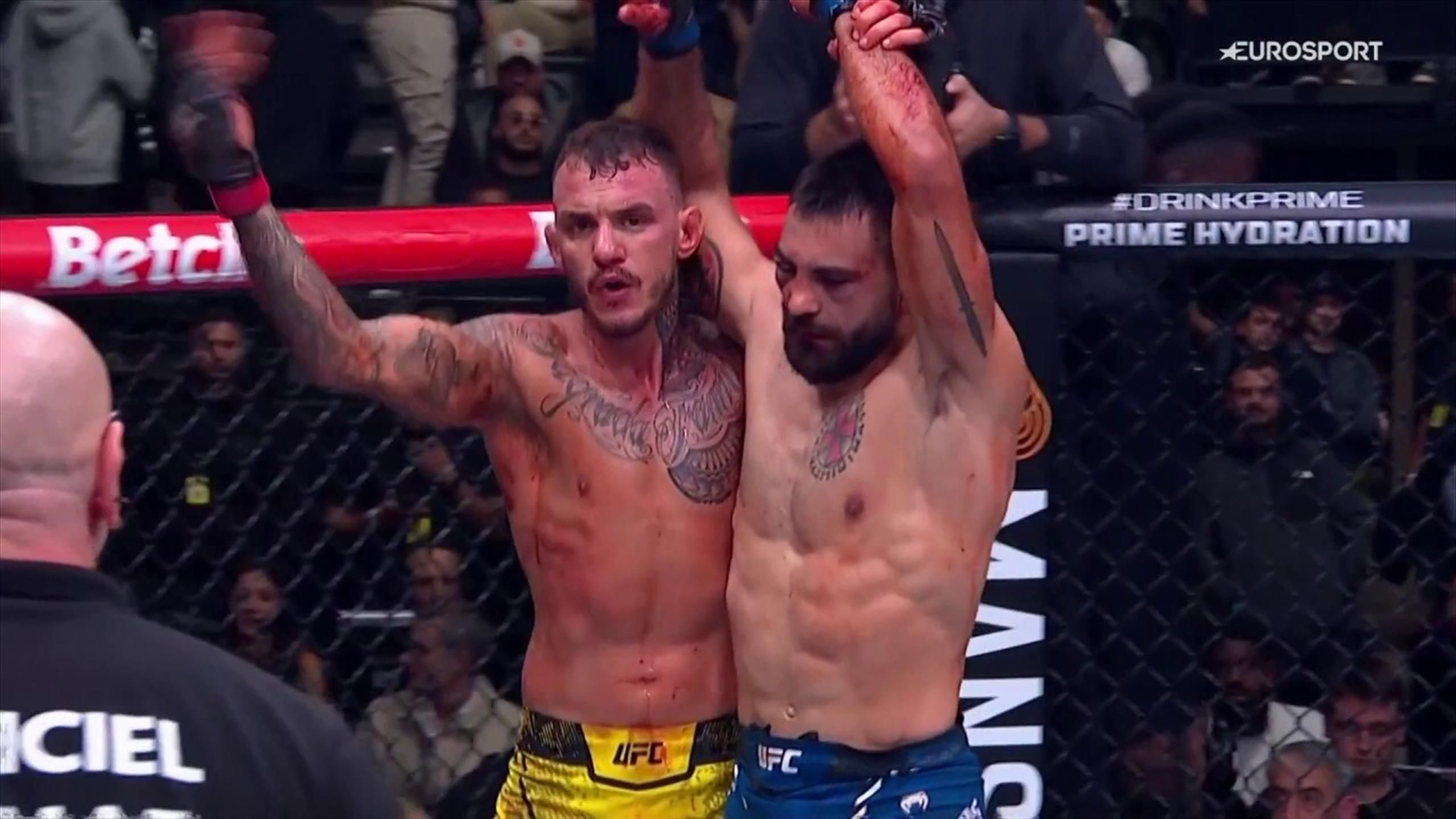 UFC Paris Moicano wint na medische interventie van Saint Denis