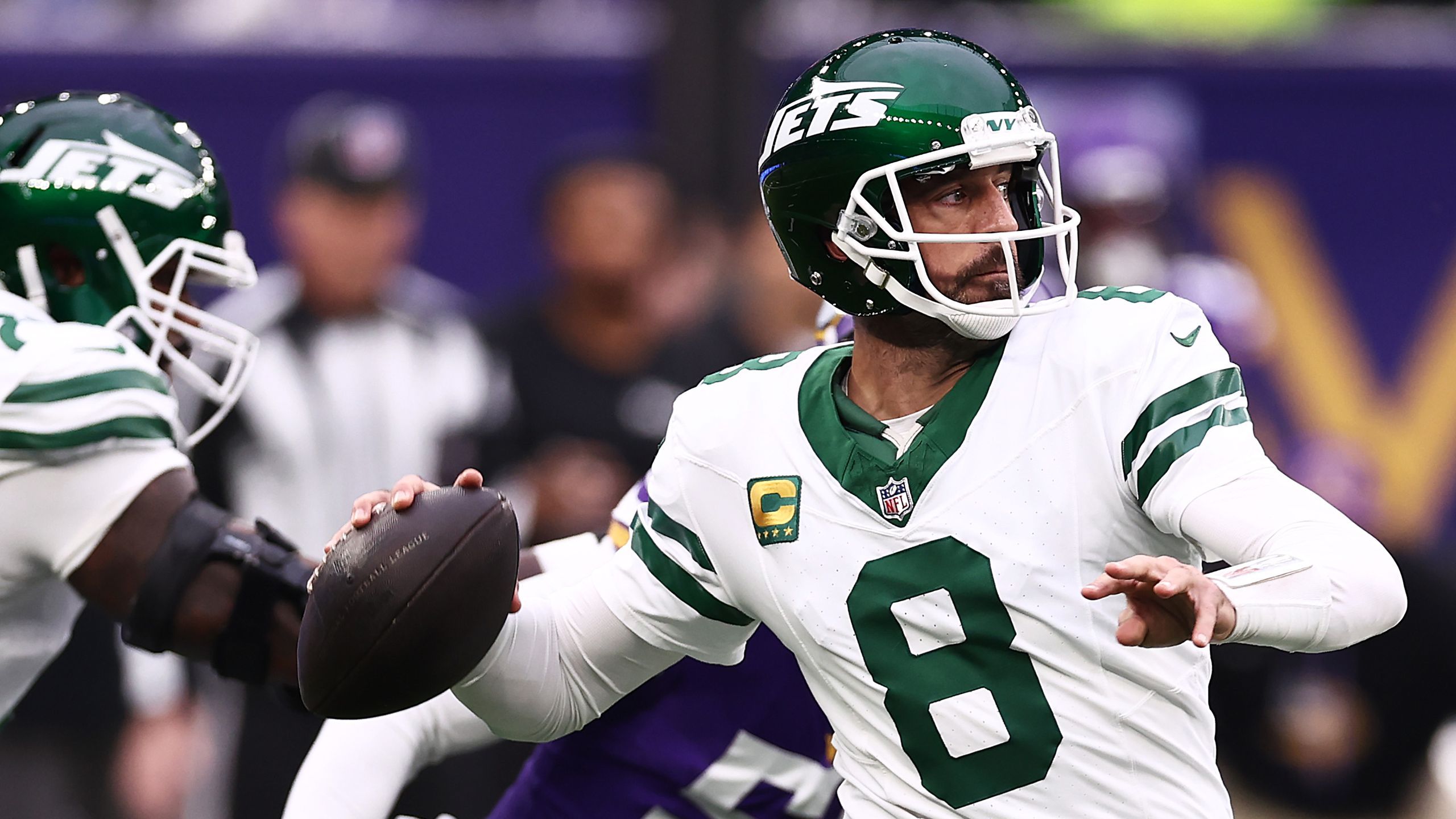NFL: Aaron Rodgers von New York Jets knackt magische Marke ...