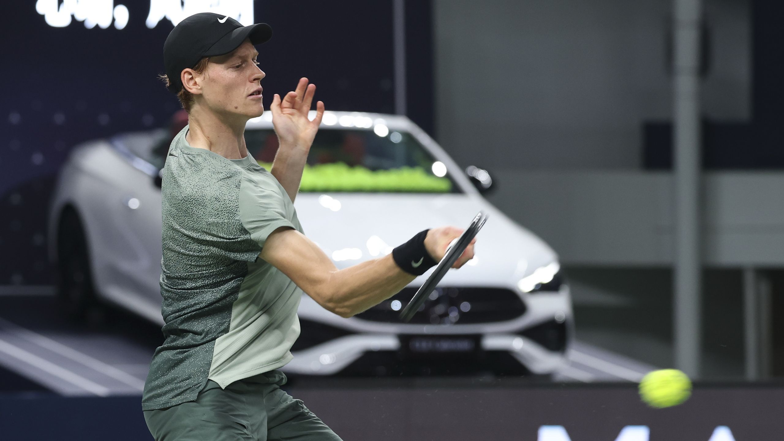 Jannik Sinner pokonał Tomasa Martina Etcheverry'ego w Szanghaju