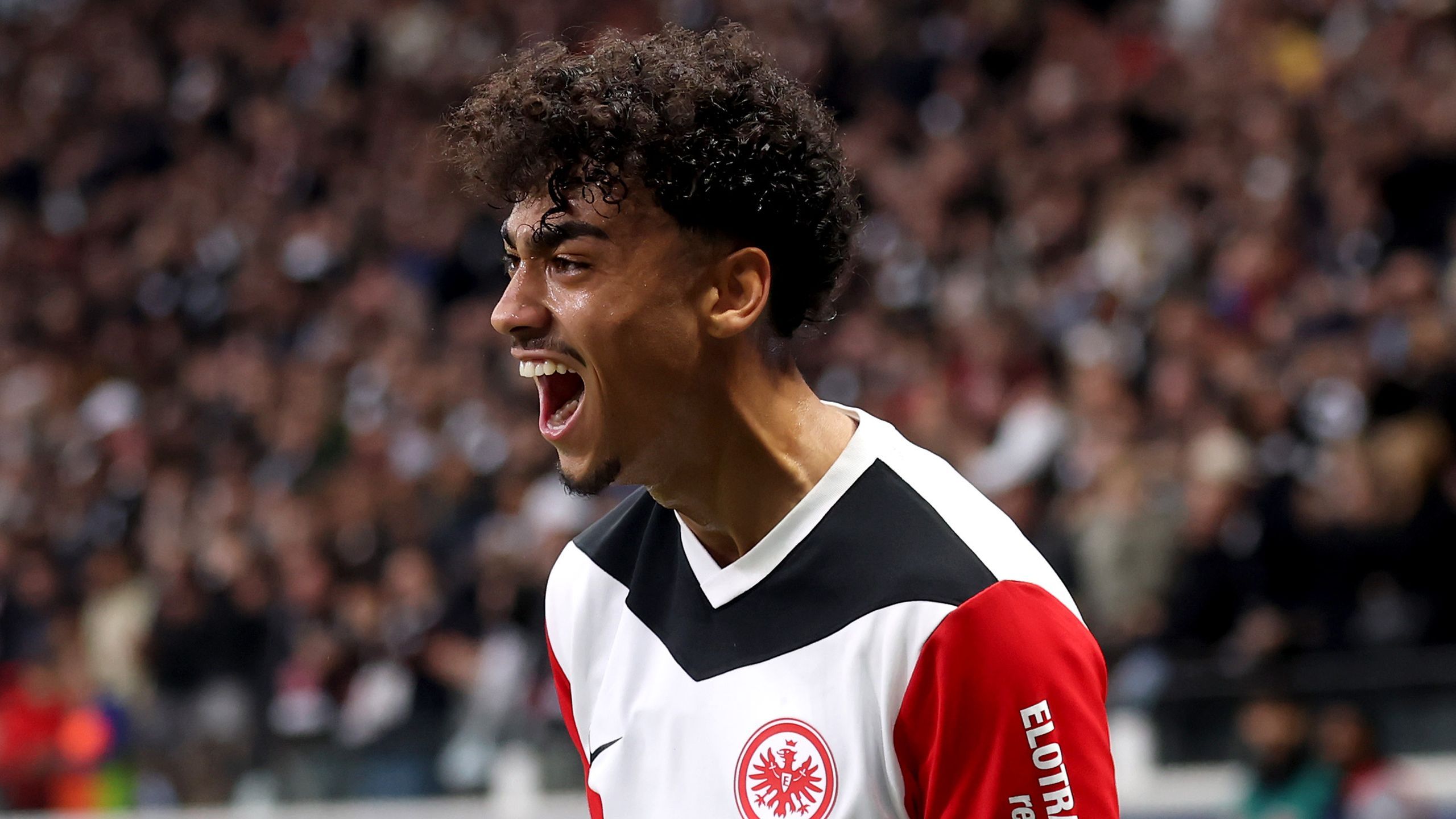nathaniel-brown-aus-dem-schatten-ins-rampenlicht-eintracht-youngster