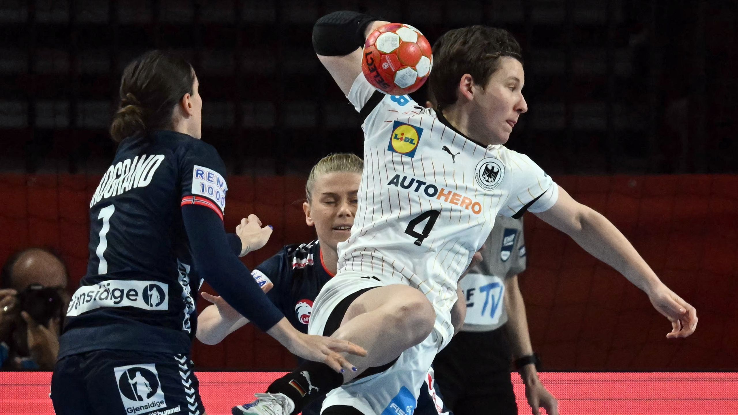 EM 2024 DHBFrauen verlieren gegen Olympiasieger Norwegen und