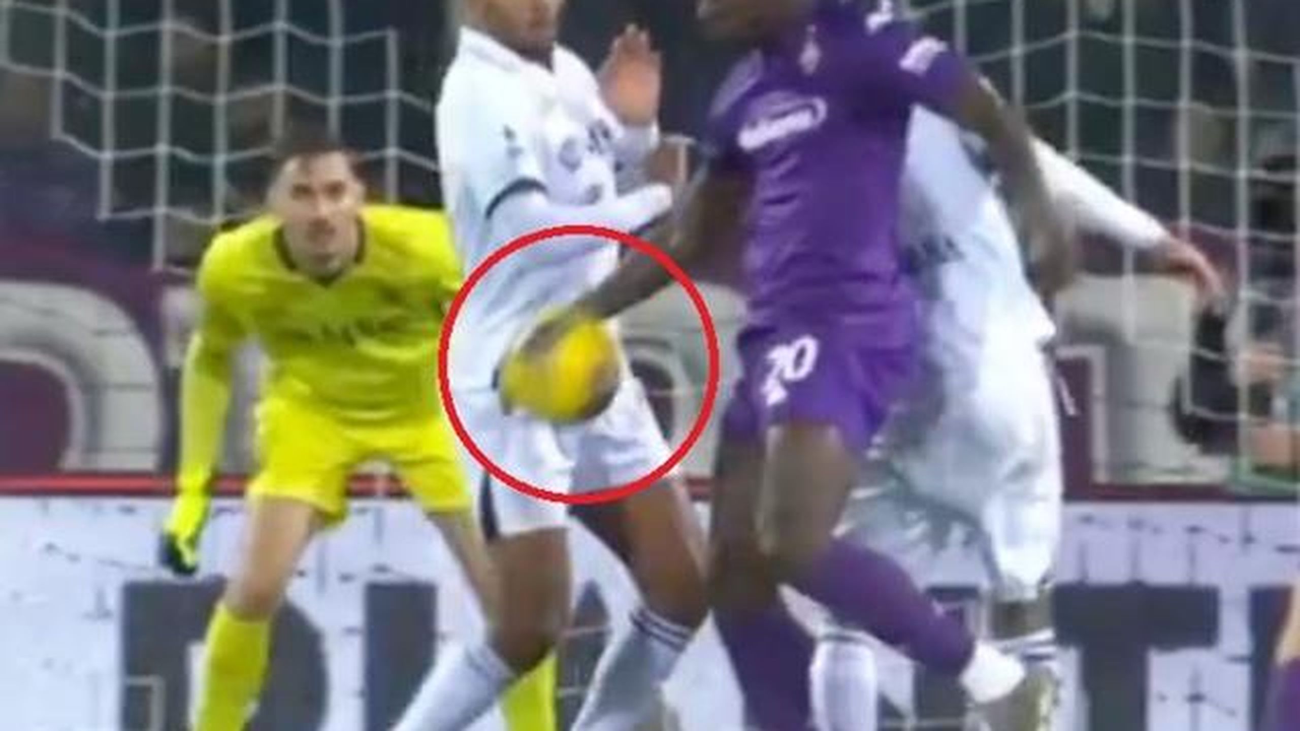 Fiorentina-Napoli, moviola: Moise Kean controlla col polso, giusto ...