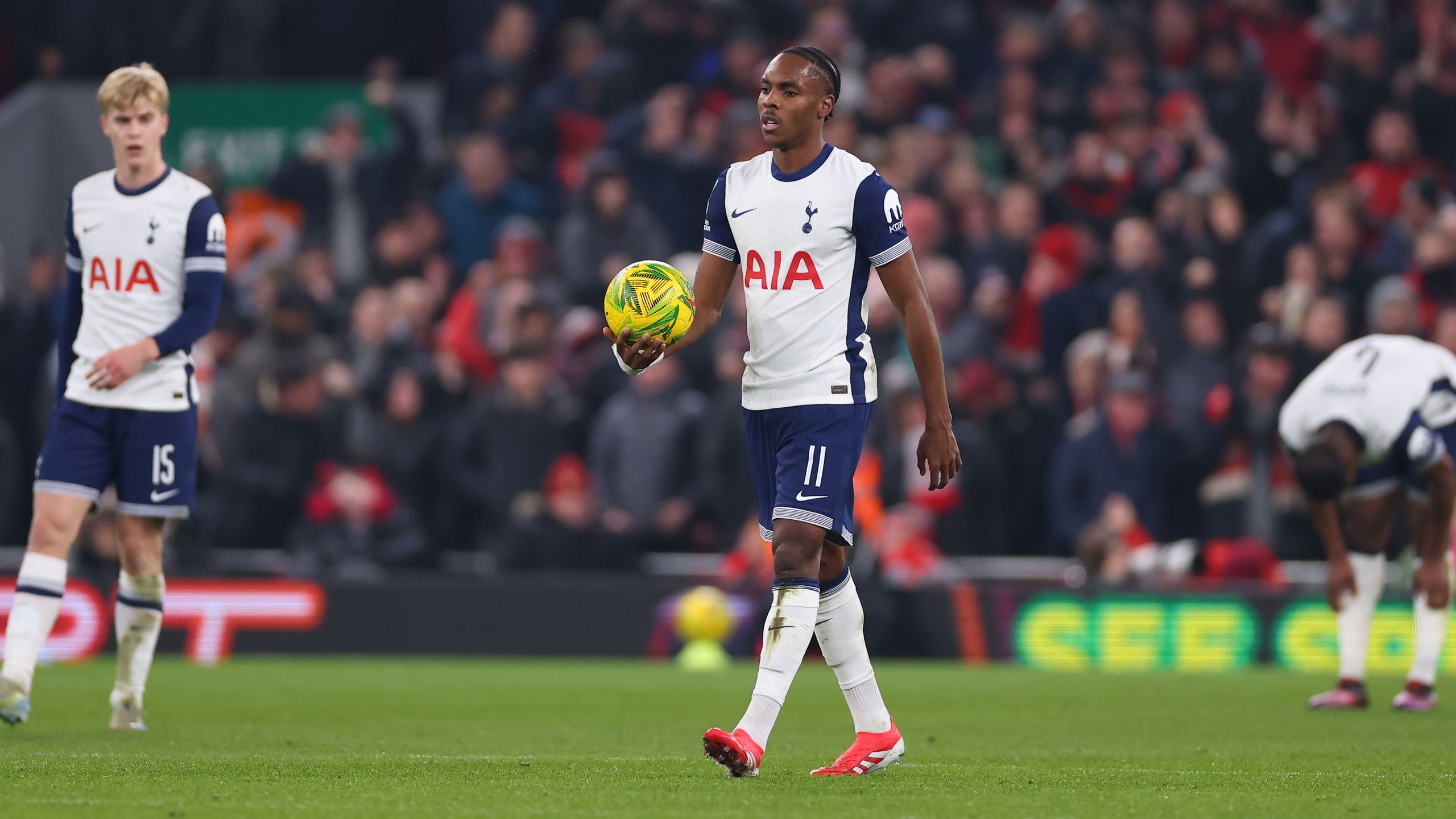 Debüt von Mathys Tel für Tottenham Hotspur gegen den FC Liverpool ...