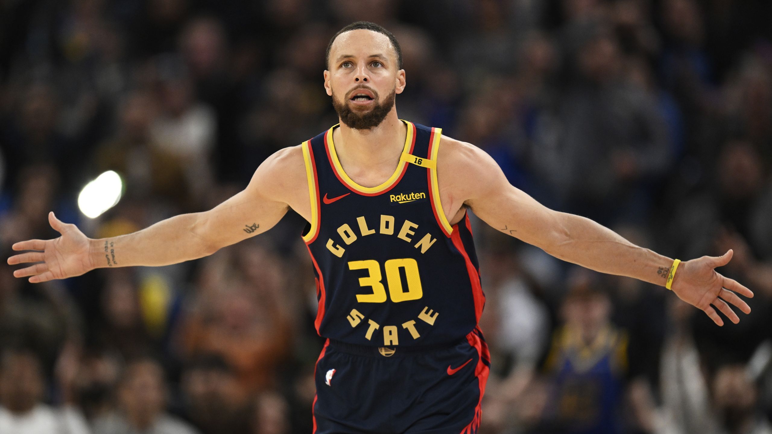 NBA | Stephen Curry et les Golden State Warriors frustrent Nikola Jokic ...