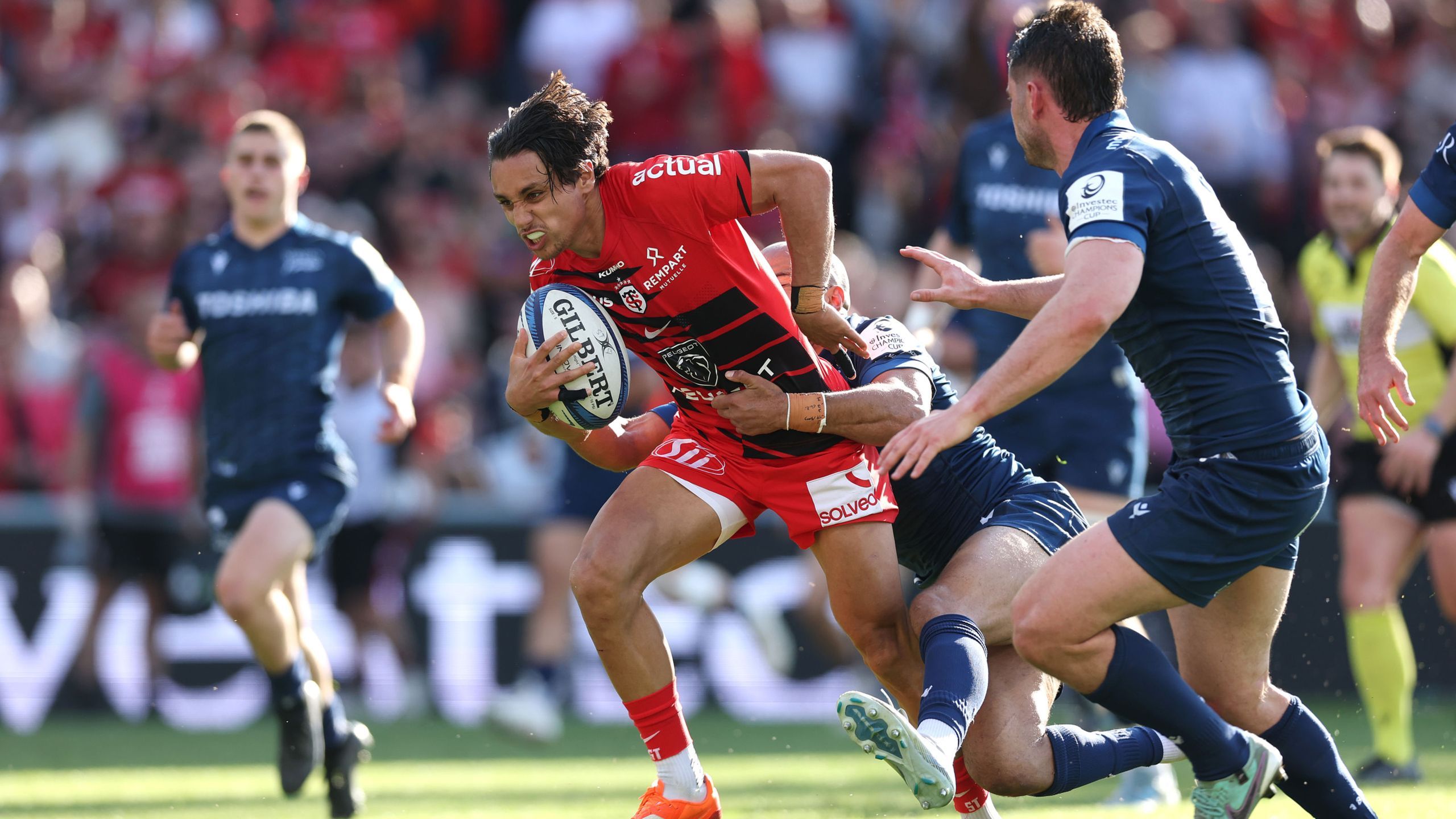 Rugby - Pas de fracture à la cheville pour Ange Capuozzo (Stade ...