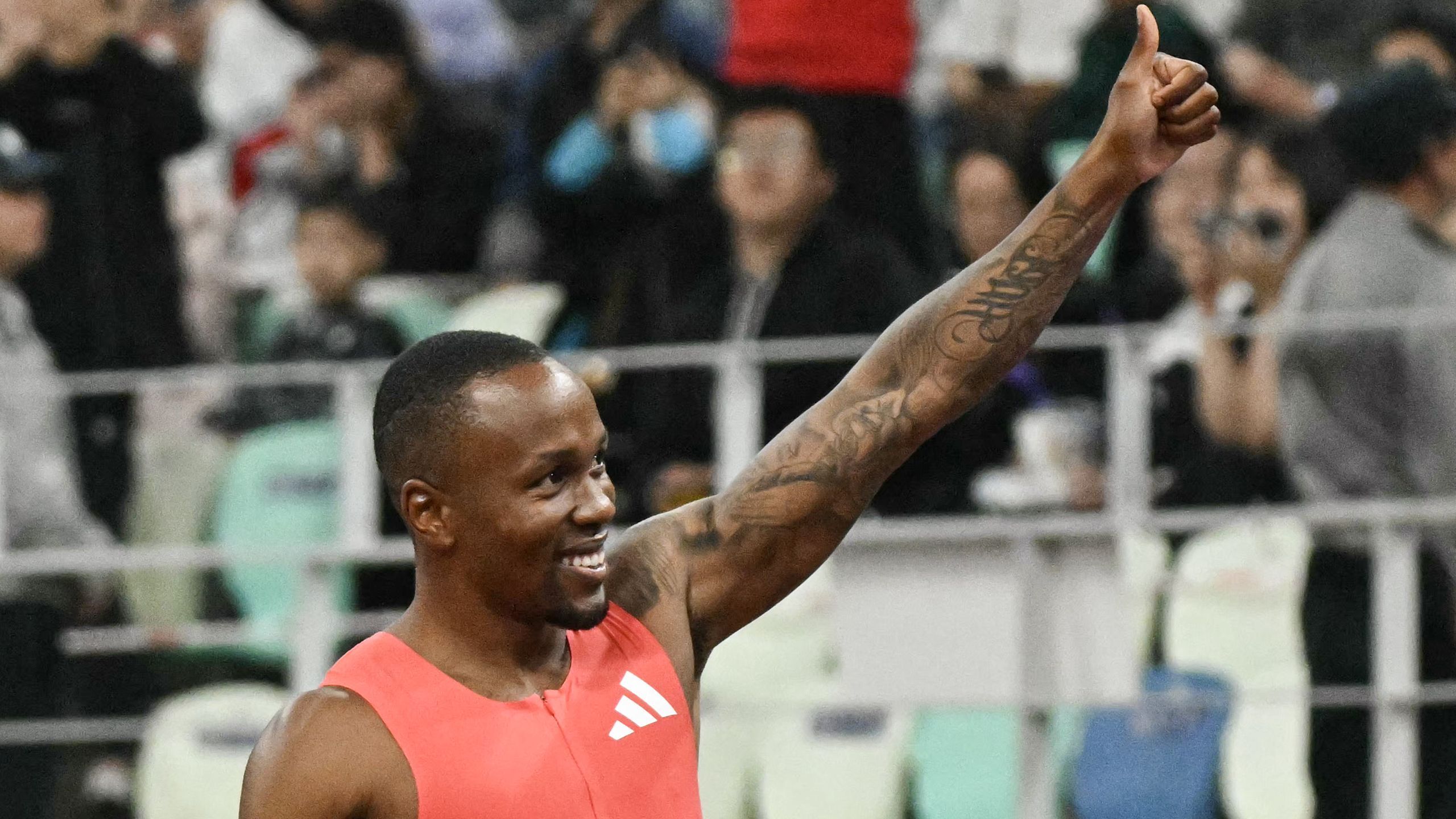 Akani Simbine z najlepszym w tym roku wynikiem na 100 m podczas mityngu ...