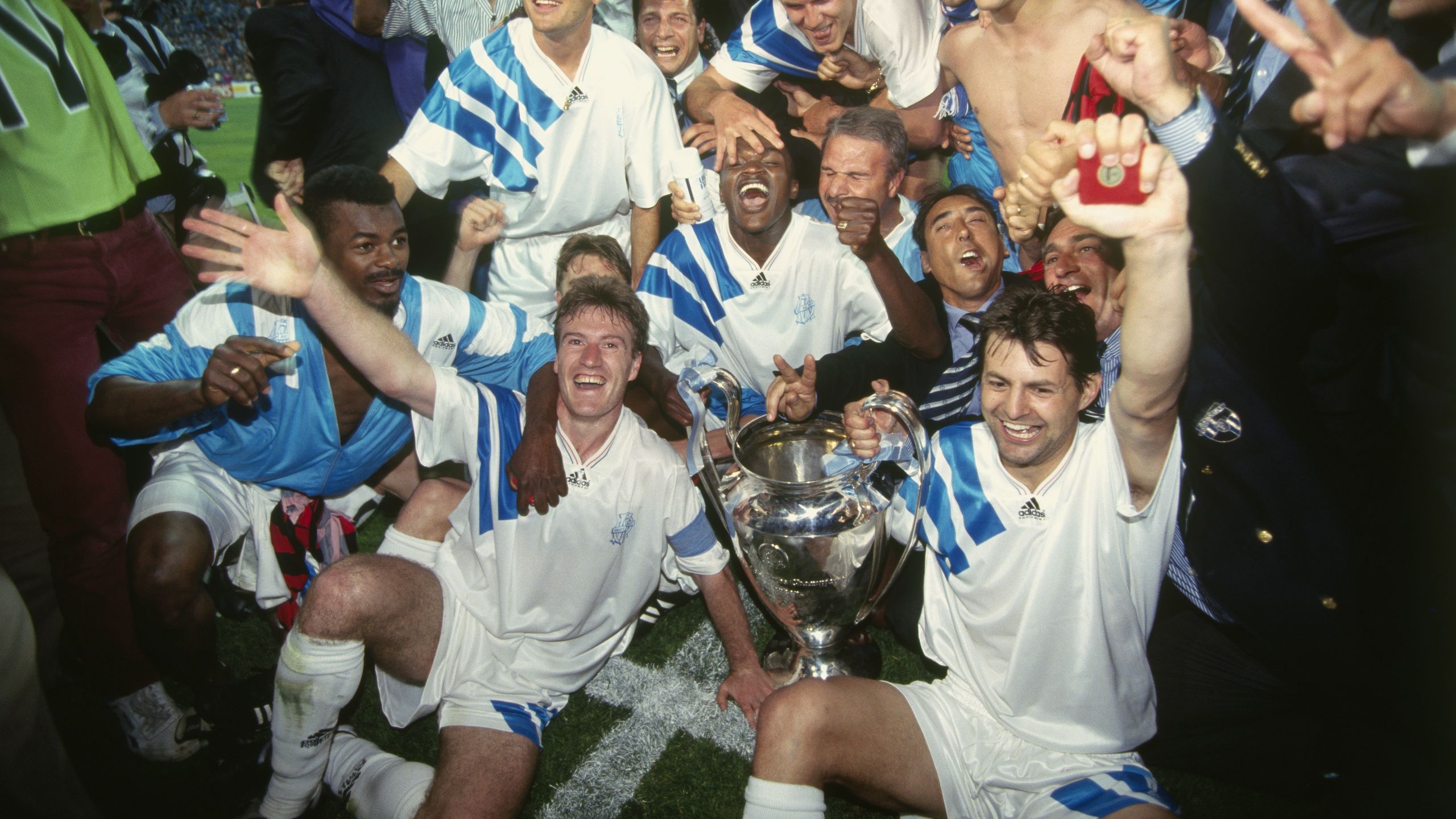 FOOTBALL GUERIN SPORTIVO 1996 PARIS SAINT GERMAIN VAINQUEUR