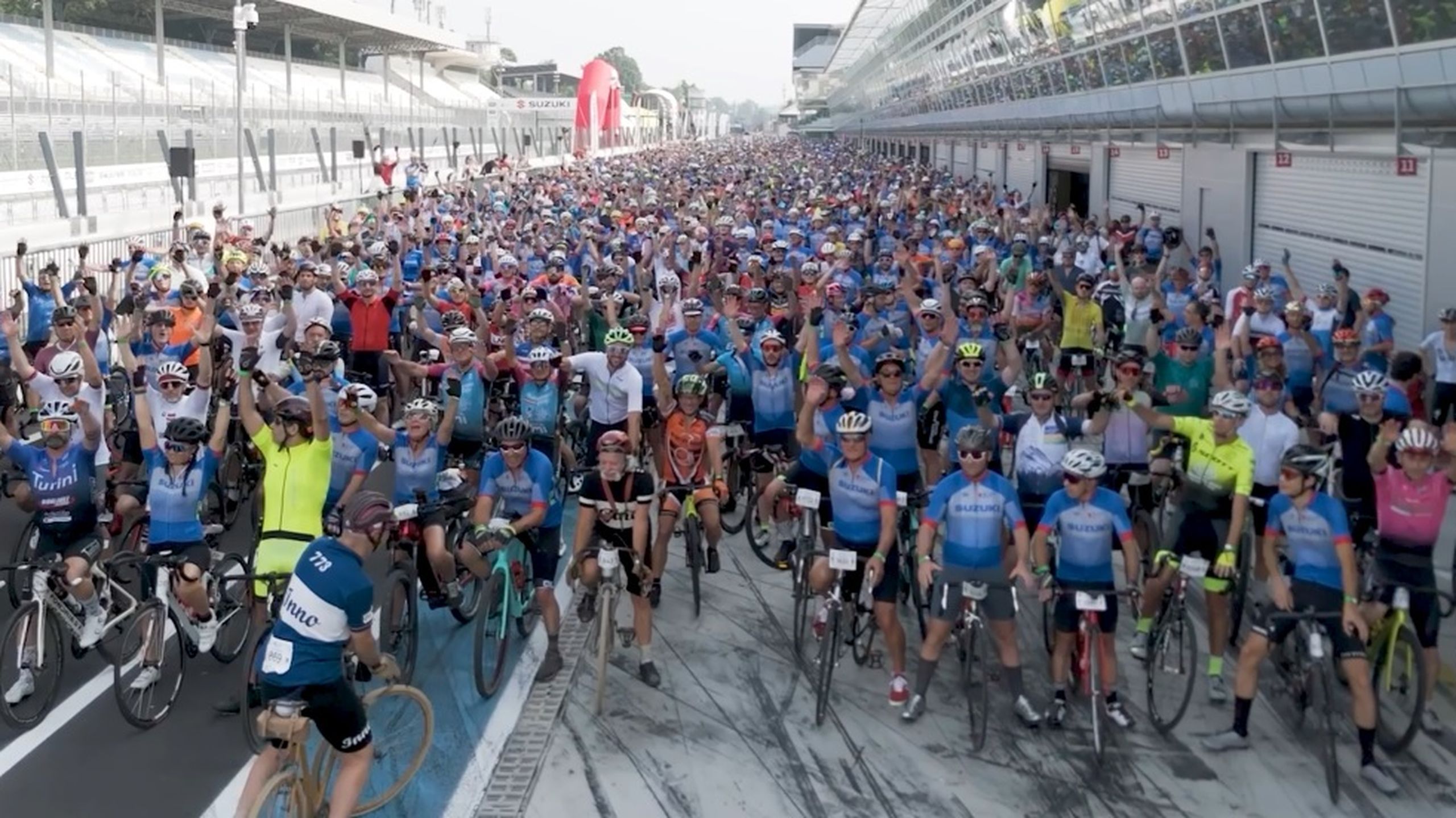 Ciclismo, una passione che scalda il cuore anche all'autodromo di Monza ...