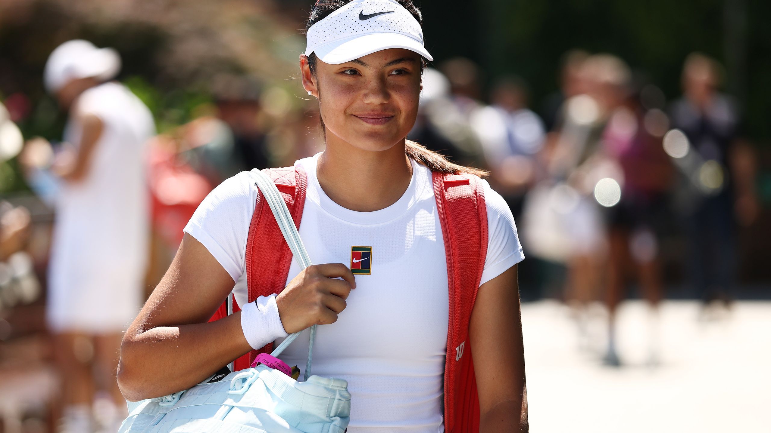moment-uluitor-la-wimbledon-te-nt-lne-ti-cu-emma-raducanu-num-rul