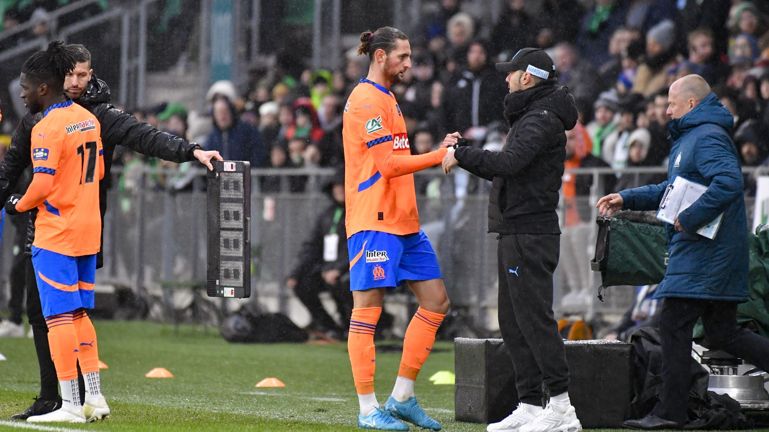 Adrien Rabiot i Jonathan Rowe na wylocie z Olympique Marsylia wskutek ...