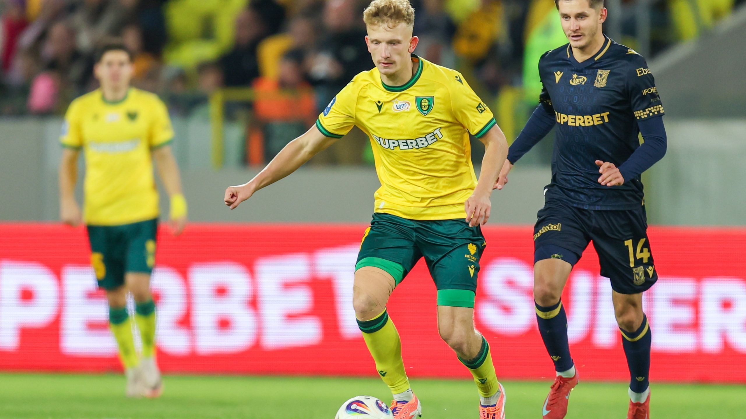 PKO BP Ekstraklasa 2025/26. Lech Poznań zwyciężył na wyjeździe z GKS ...