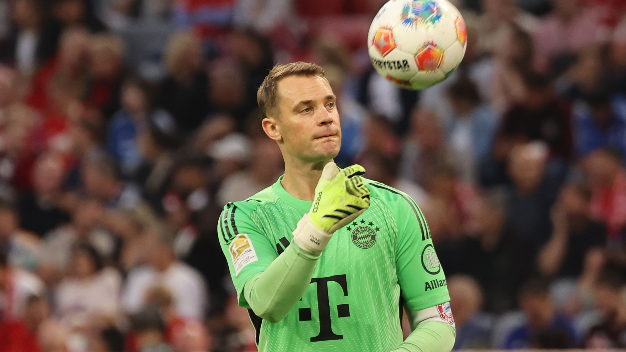 FC Bayern: Manuel Neuer stellt gegen den BVB neuen Bundesliga-Rekord ...