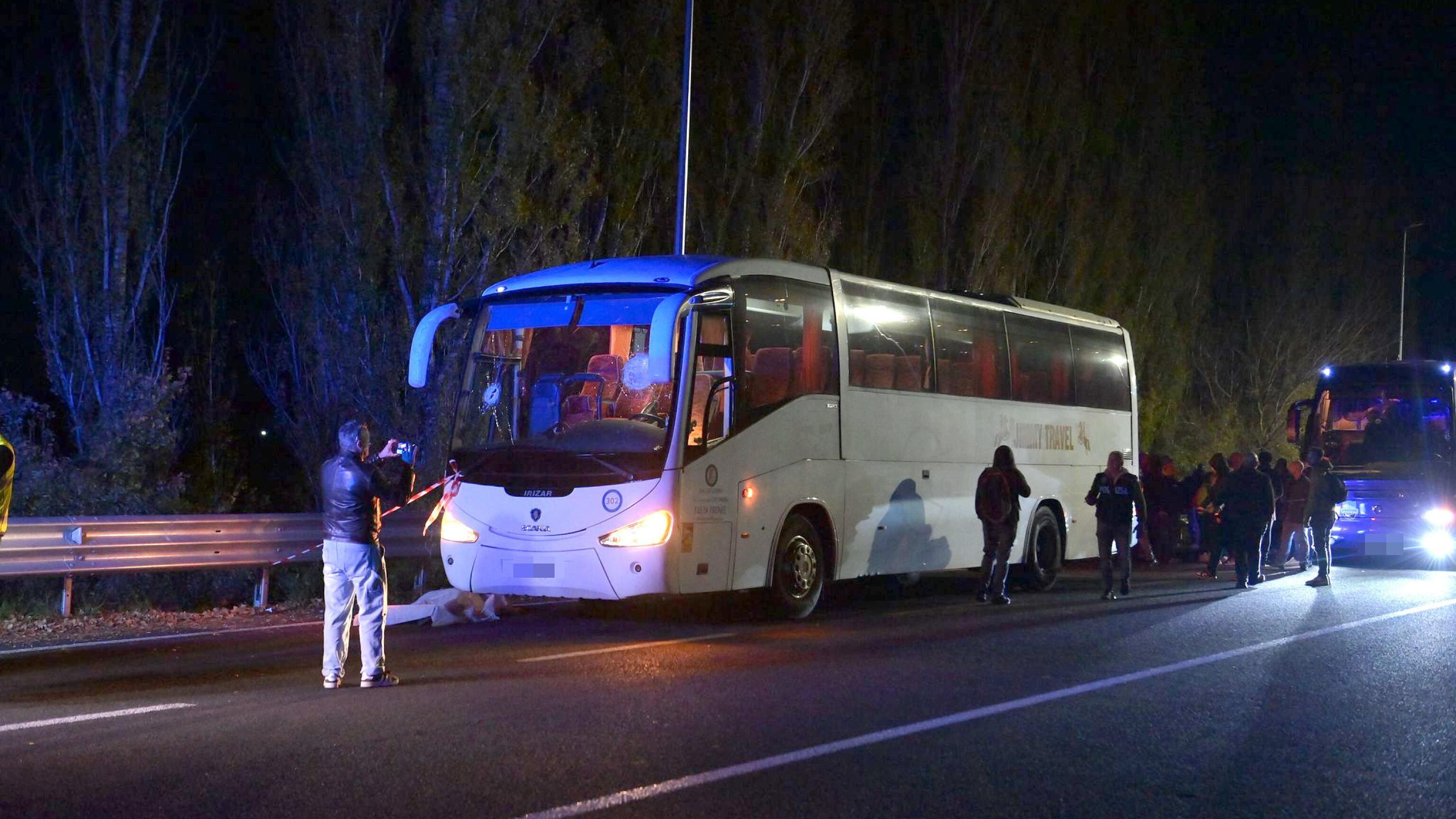Nach tödlicher Steinattacke: Drei Basketball-Hooligans des Vereins ...