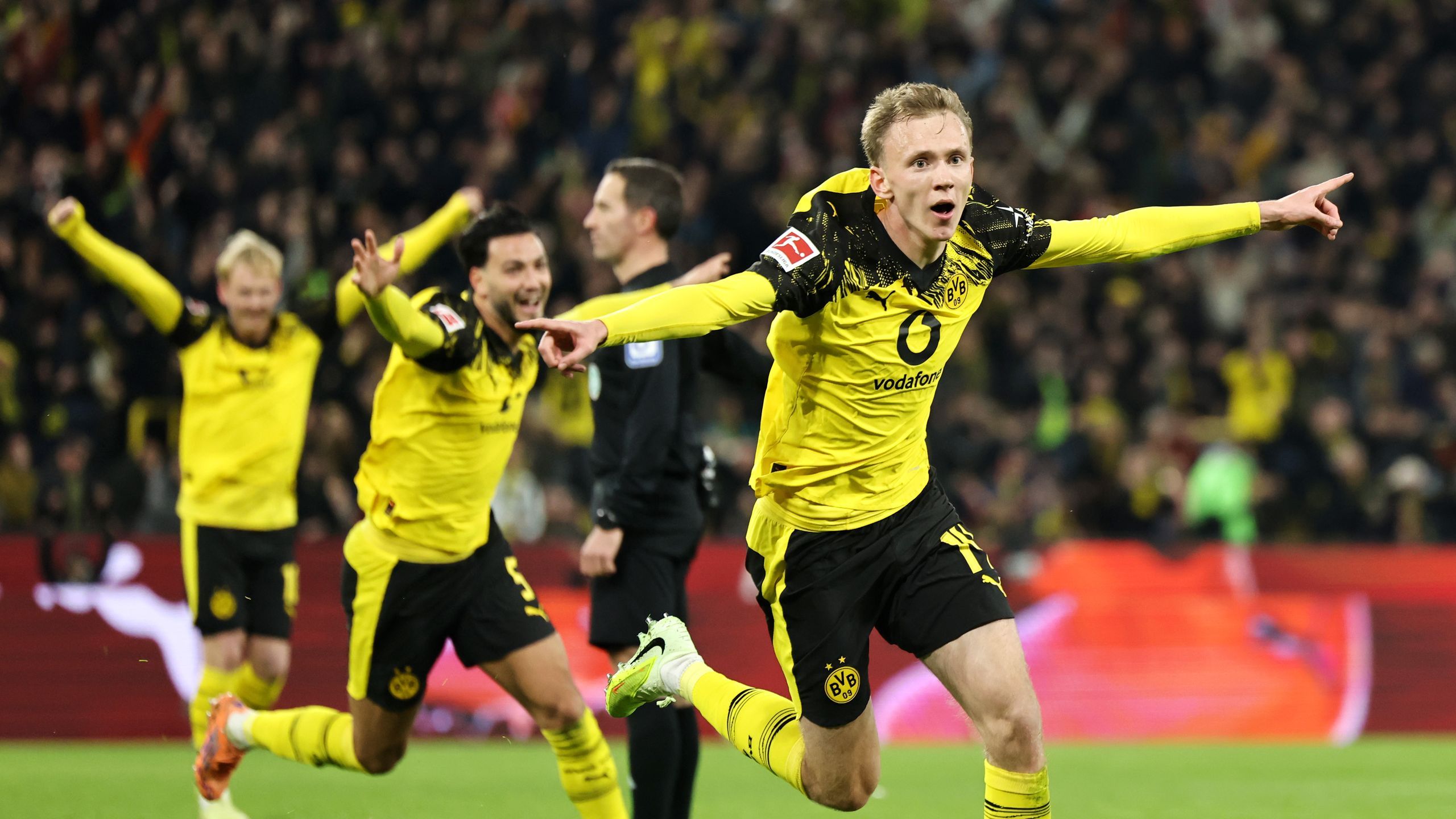 BVB mit Last-Minute-Sieg gegen 1. FC Köln - Borussia Dortmund hält ...