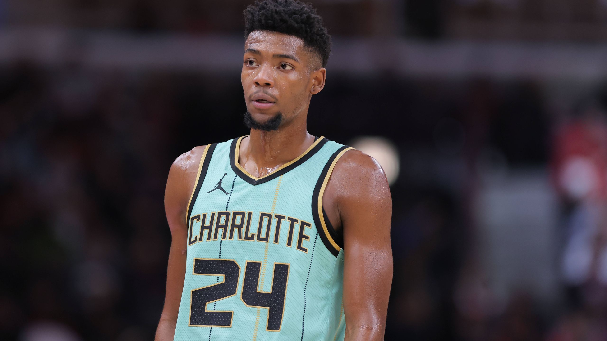 NBA: Brandon Miller fra Charlotte Hornets forlader opgøret mod 76ers ...