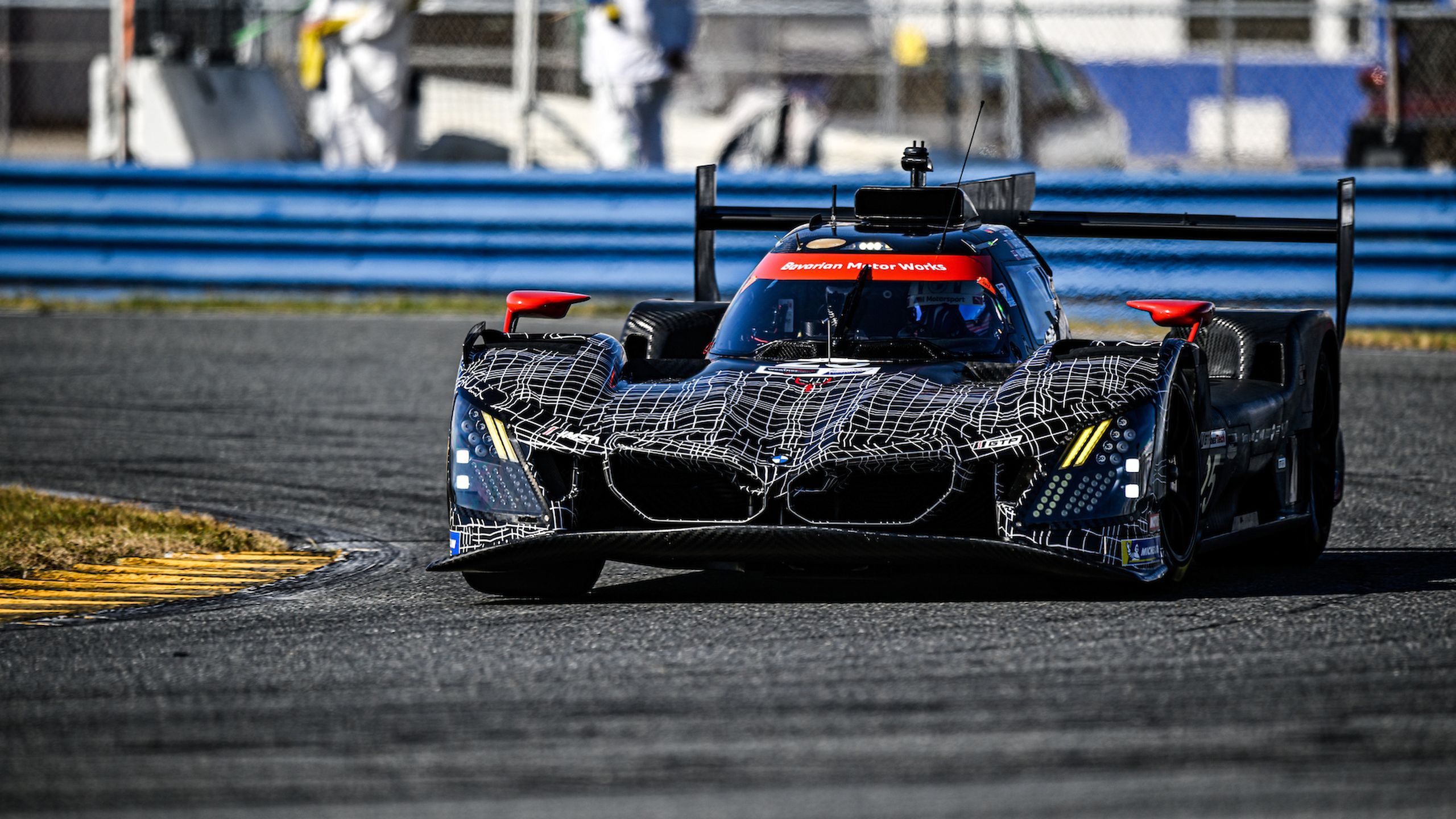 A fejlesztett BMW hypercar egyértelmű előrelépés – állítja a márka ...