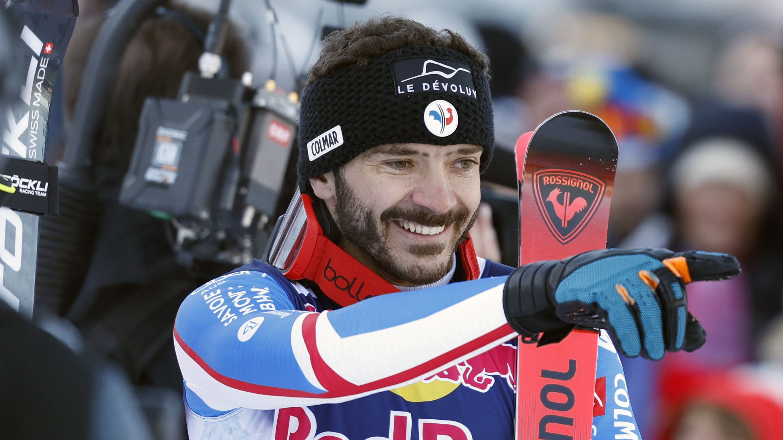 kitzb-hel-sieger-cyprien-sarrazin-zur-ck-auf-skiern-und-mit-emotionalem