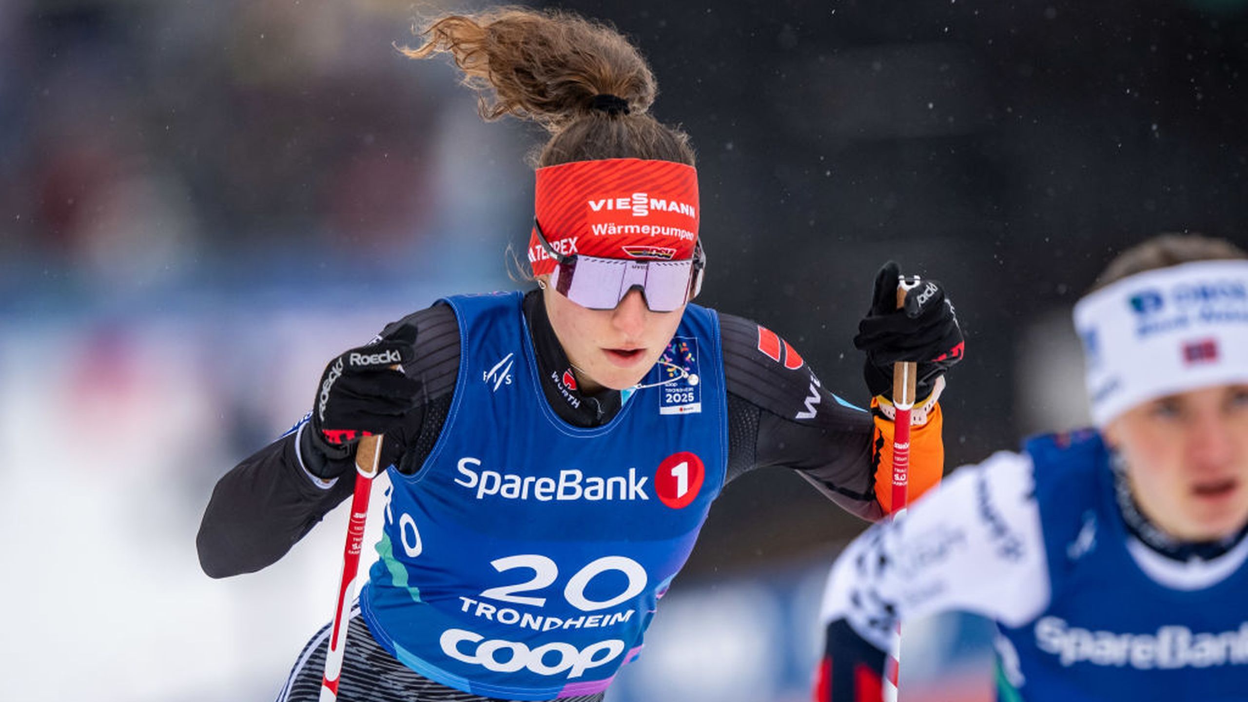 Hagen med suveren verdenscupseier – tysker kollapset i løypa - Eurosport