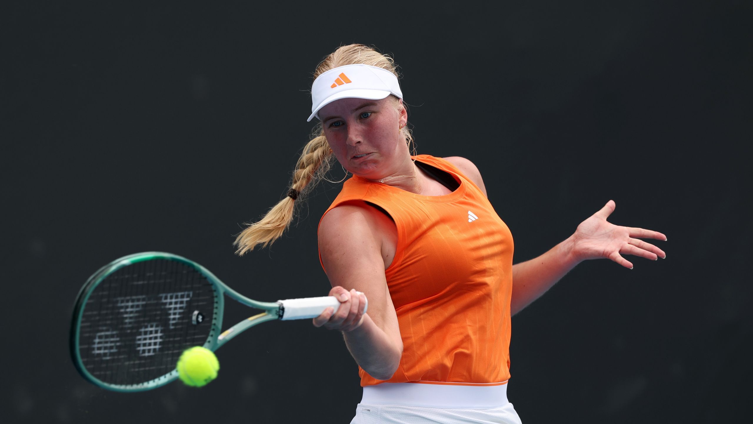 Clara Tauson glæder sig til første double-kamp i Australian Open: Skal bruge den til at blive bedre til at serve og returnere