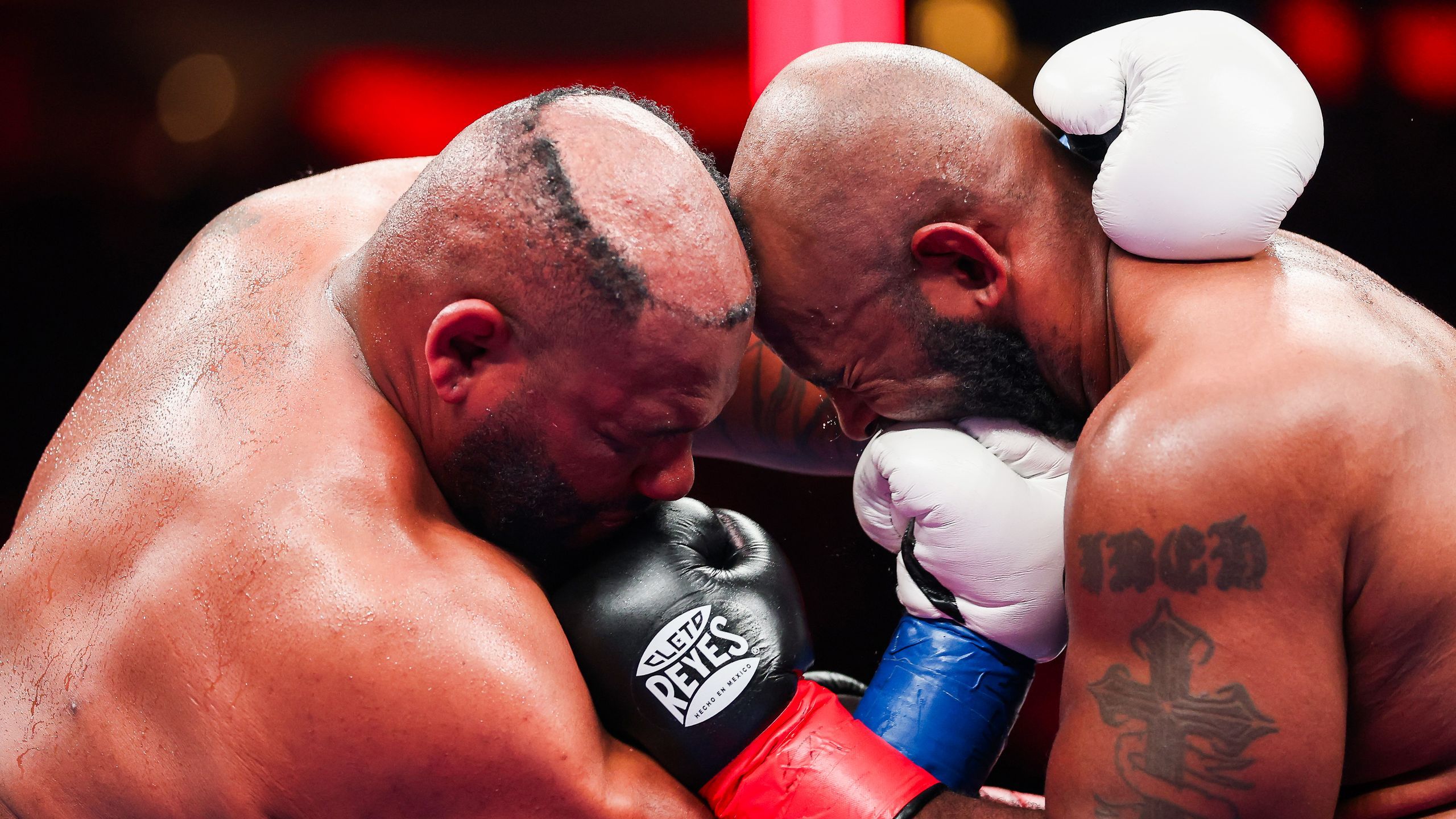 Jarrell Miller stracił perukę po ciosie - boks - Eurosport
