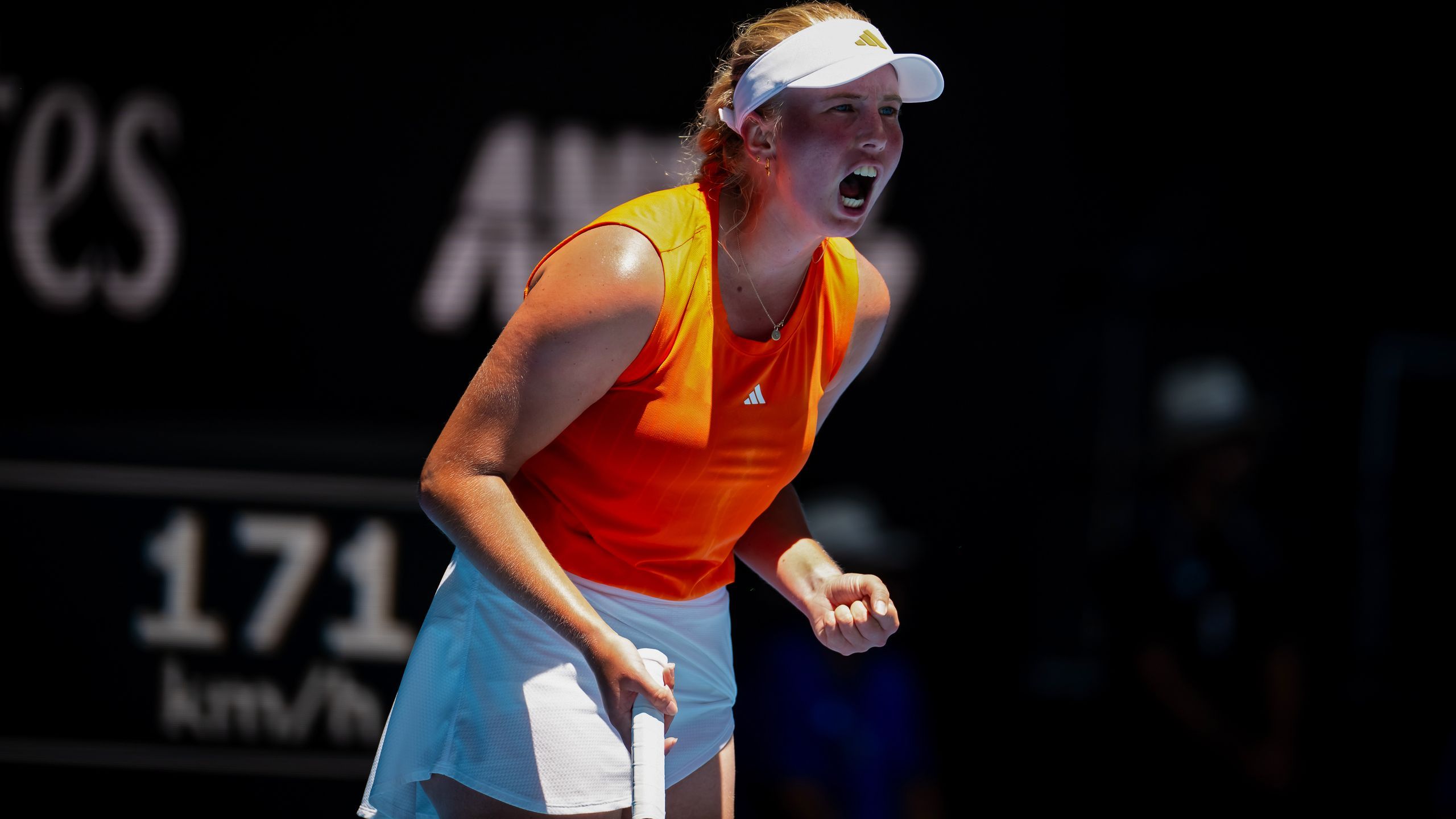 Clara Tauson kvartfinaleklar i WTA 500-turneringen i Abu Dhabi efter sejr over Simona Waltert