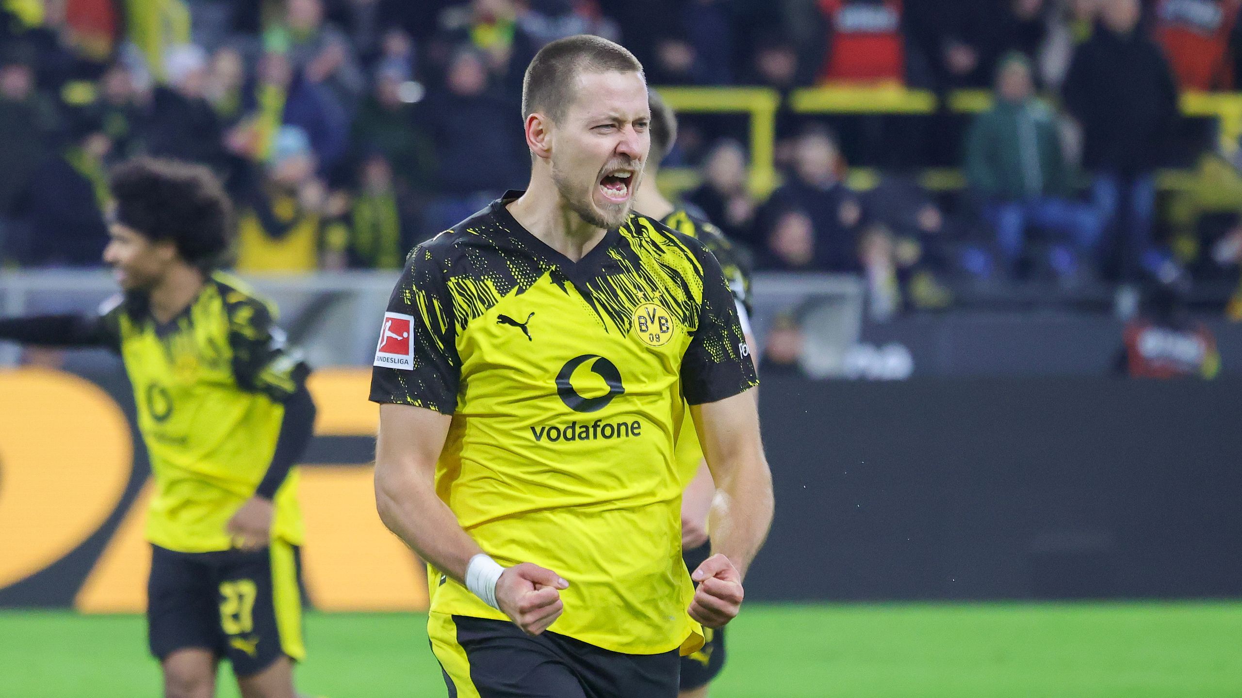 Dortmund przybliżył się do lidera po wysokiej wygranej z Mainz ...