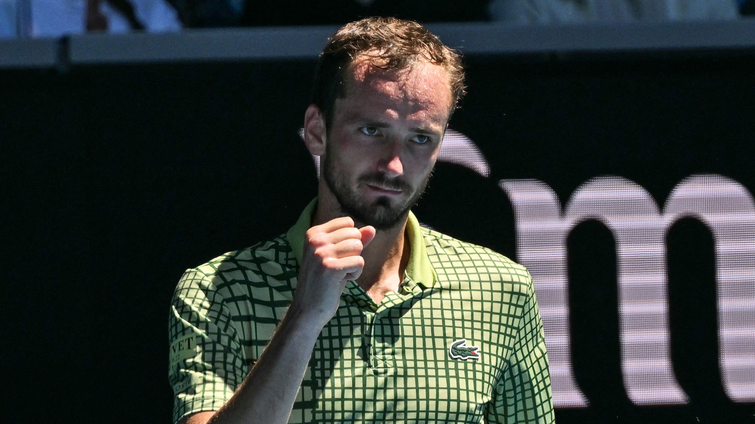 ATP Dubai: Daniil Medvedev besiegt Stan Wawrinka klar in zwei Sätzen ...