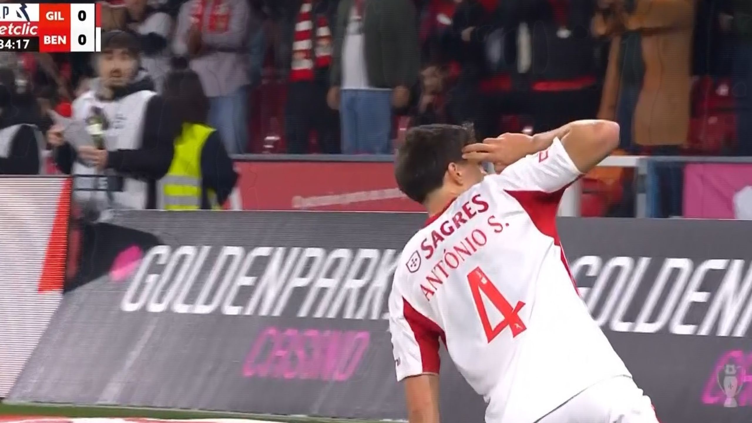 Gil Vicente-Benfica 1-2: António Silva e Schjelderup regalano la ...