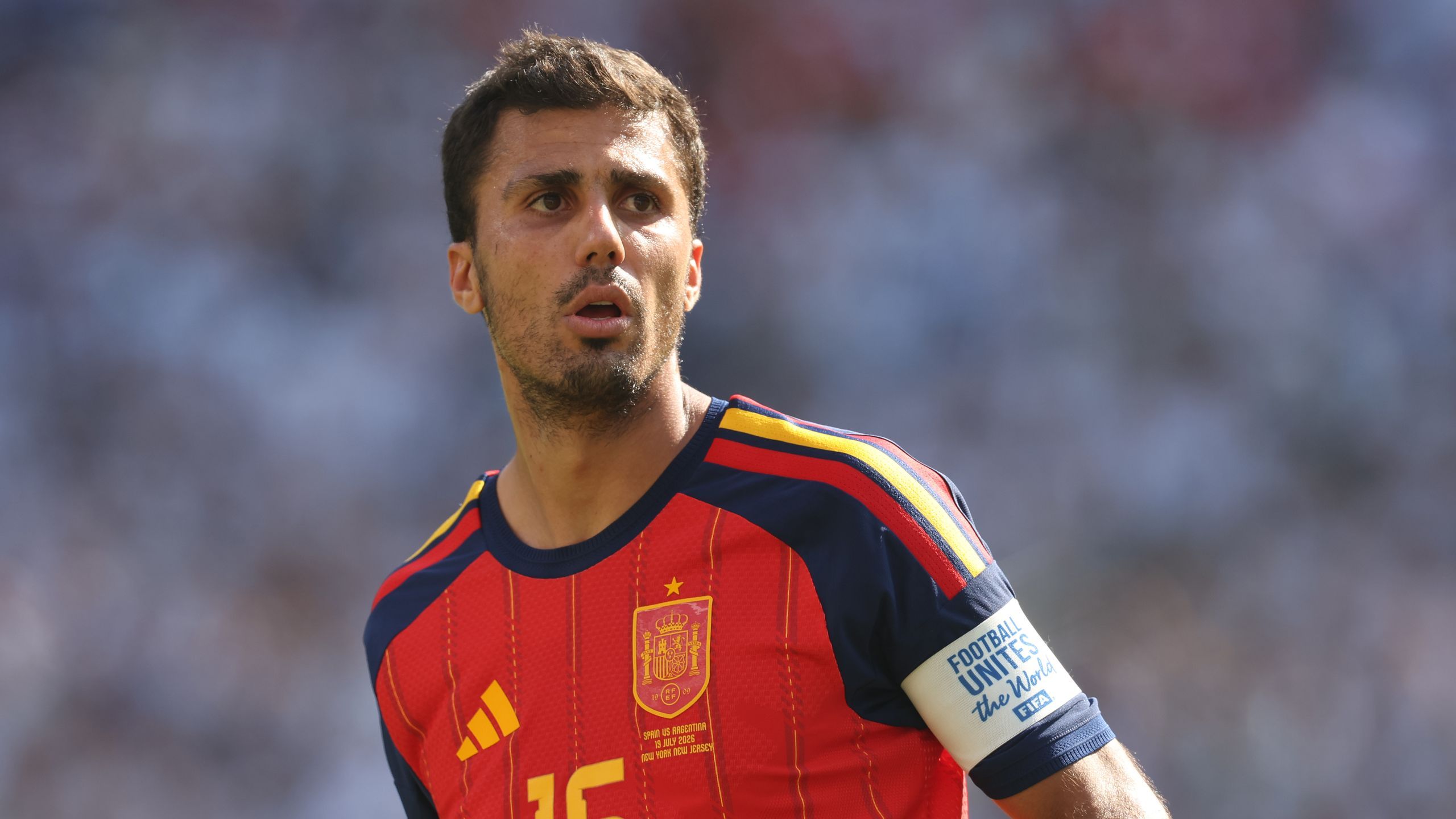 Rodri arriva a Barcellona dopo l'accordo col Manchester City: 