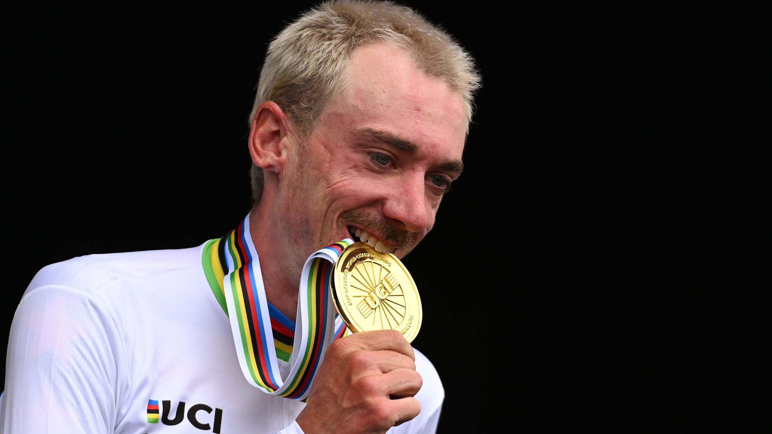 La cantidad irrisoria de dinero que gana McNulty como campeón del mundo: Menor a una etapa del Tour