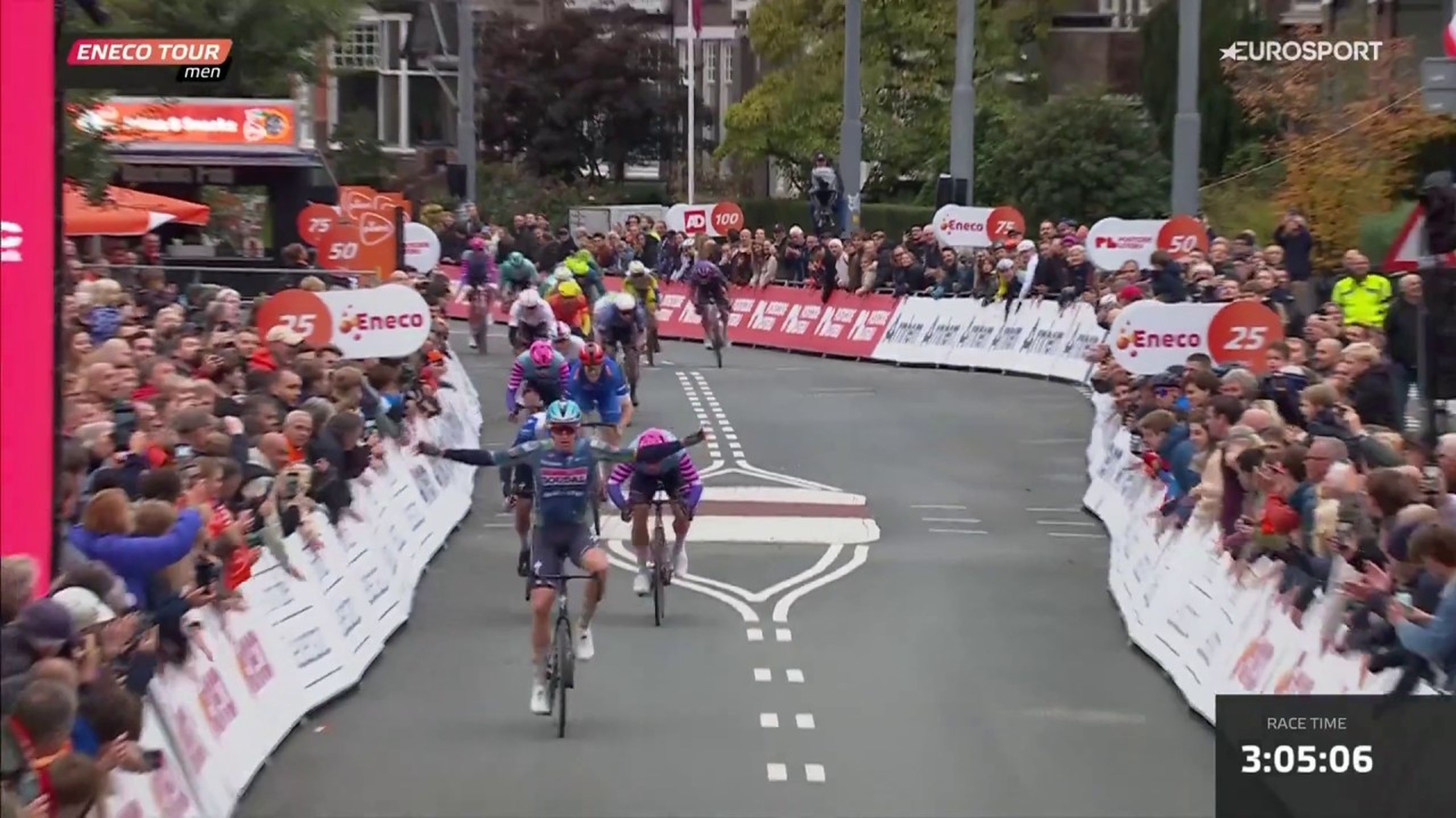 Eneco Tour 2026: Tim Merlier verrast Rockets-trein in Arnhem en wint ...