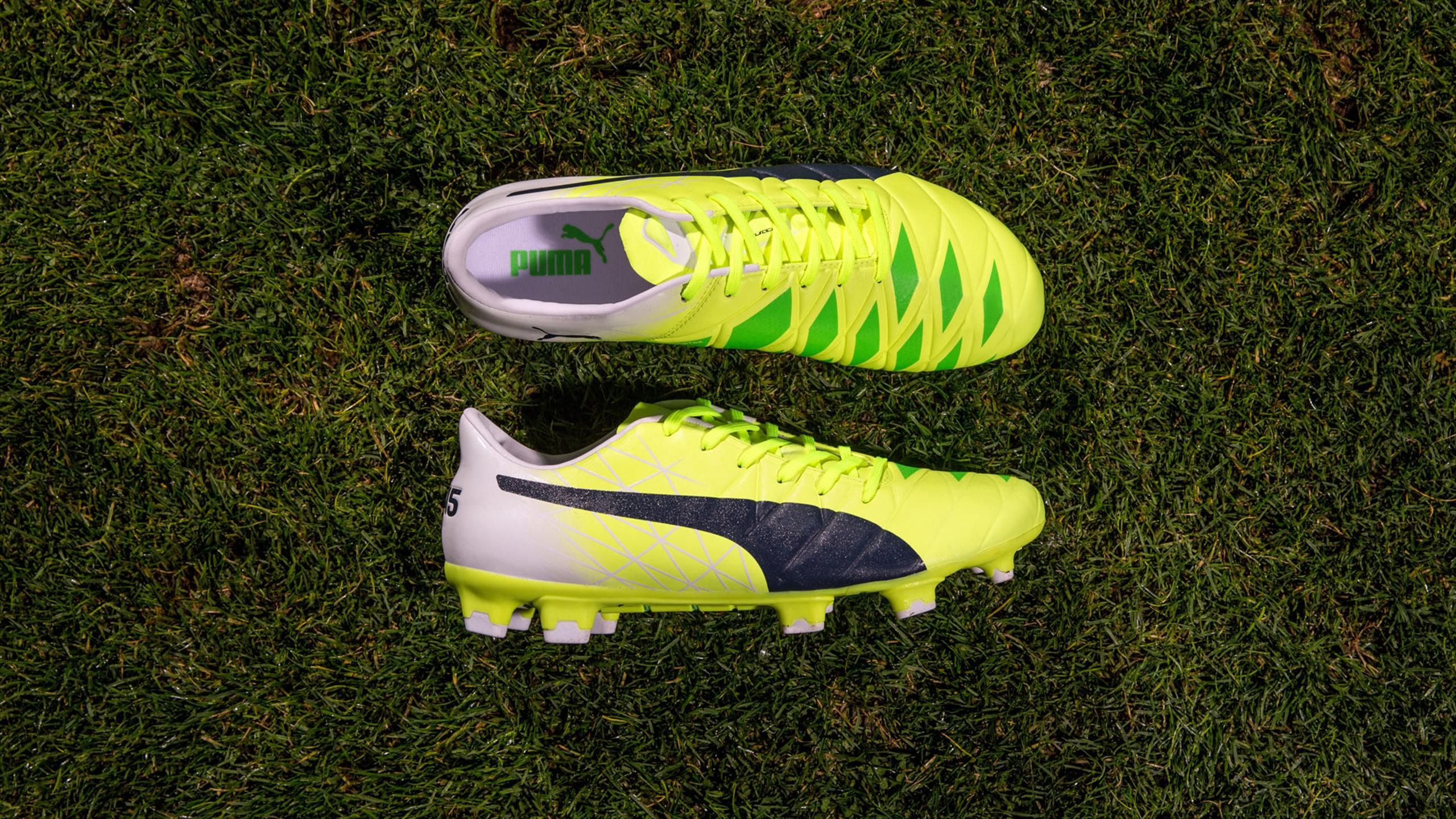 Puma une chaussure exclusive et fluo pour Mario Balotelli Eurosport
