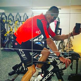 Chris froome zwift sales